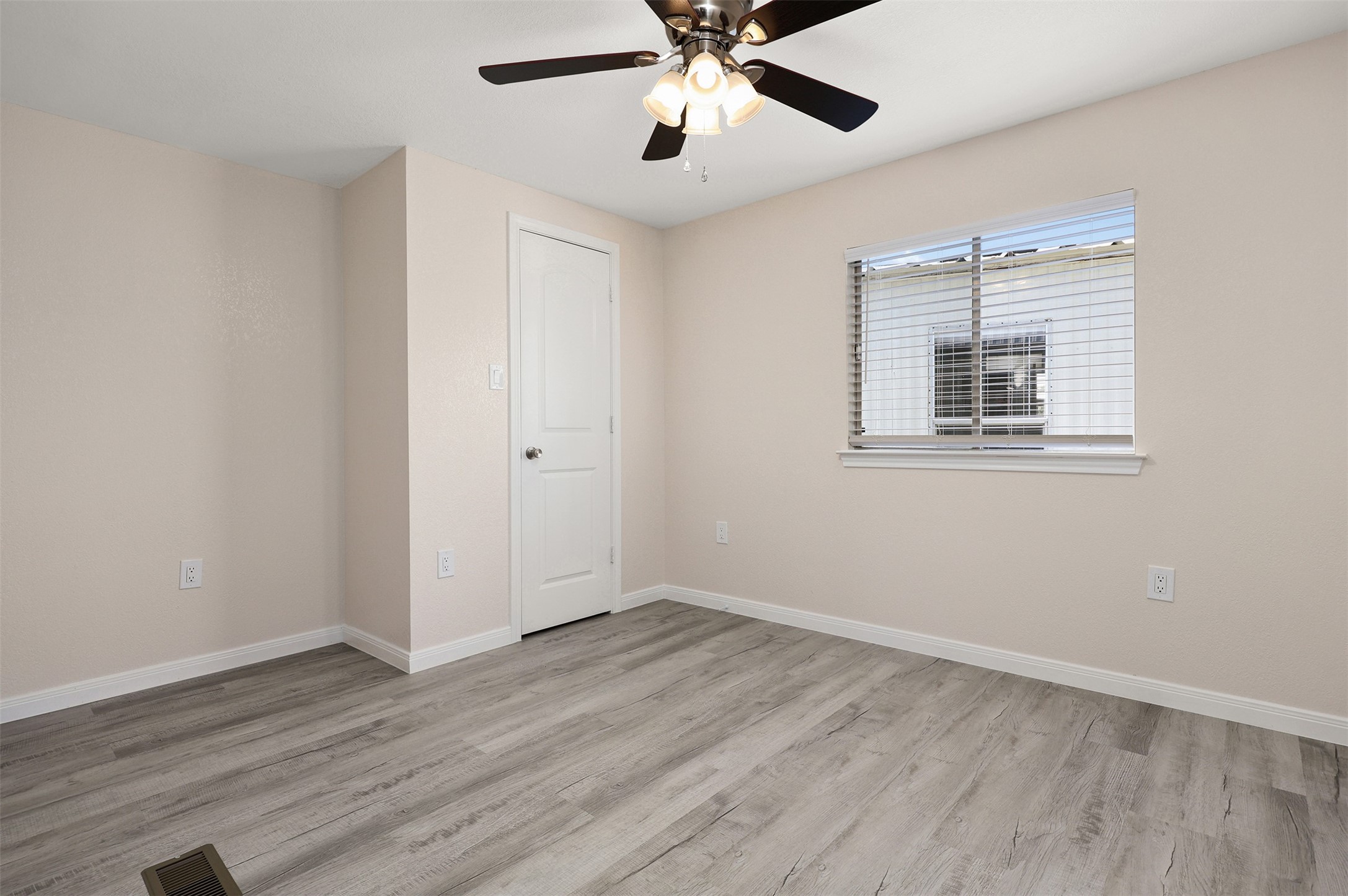 2222 N Austin Avenue, #30, Pearland, TX 77581