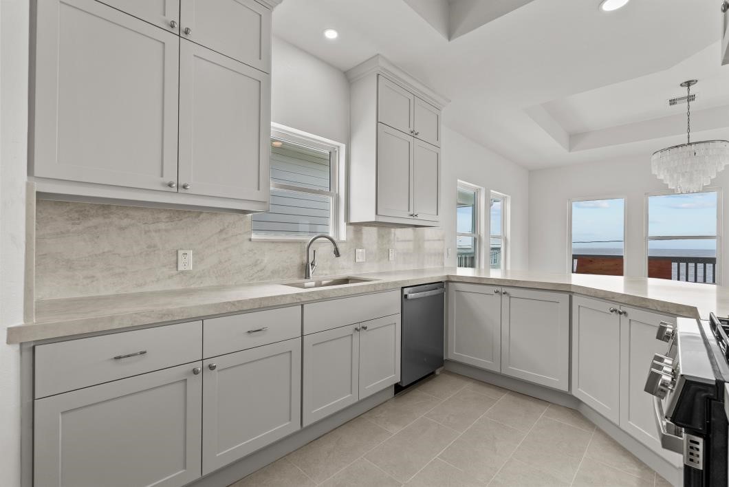 512 2nd, San Leon, TX 77539