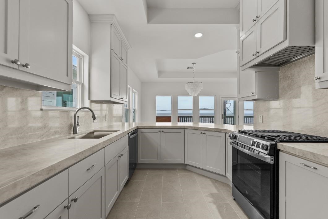 512 2nd, San Leon, TX 77539