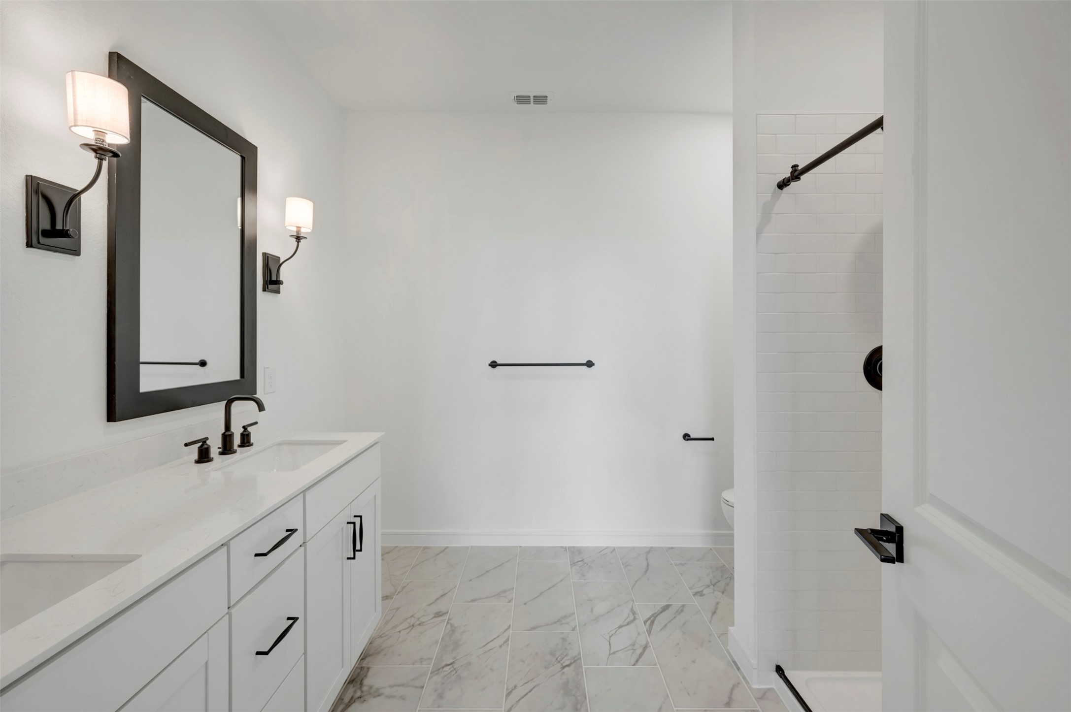 Luxurious primary bath