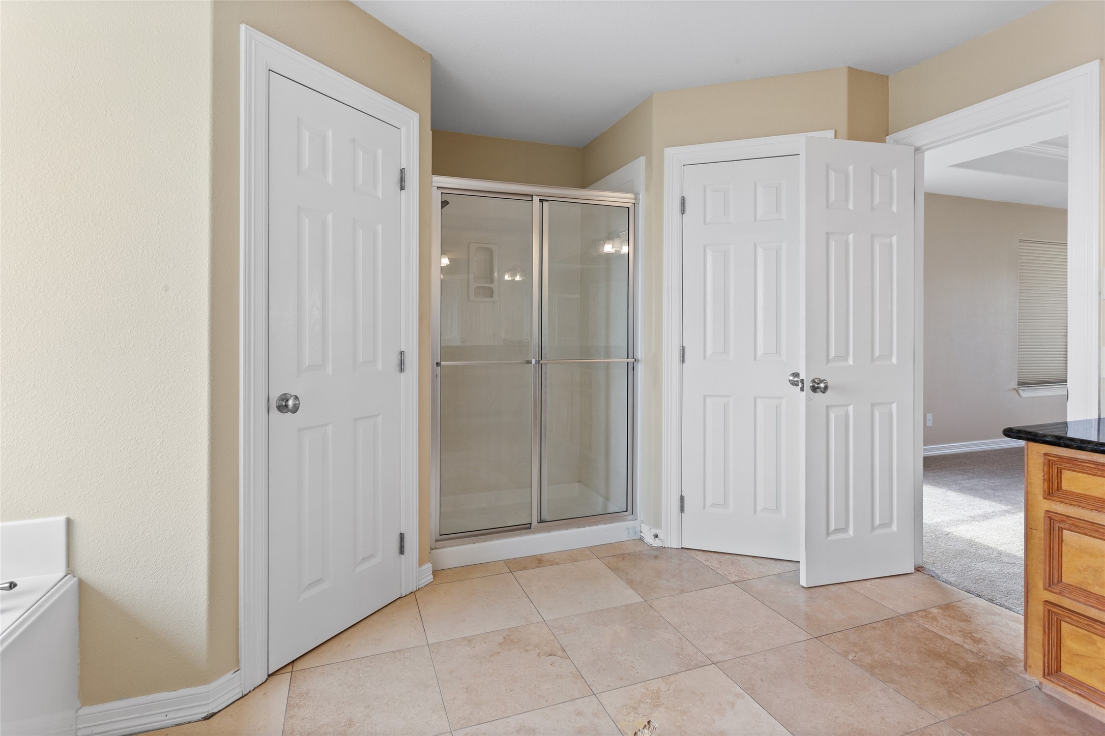 Third floor seperate shower