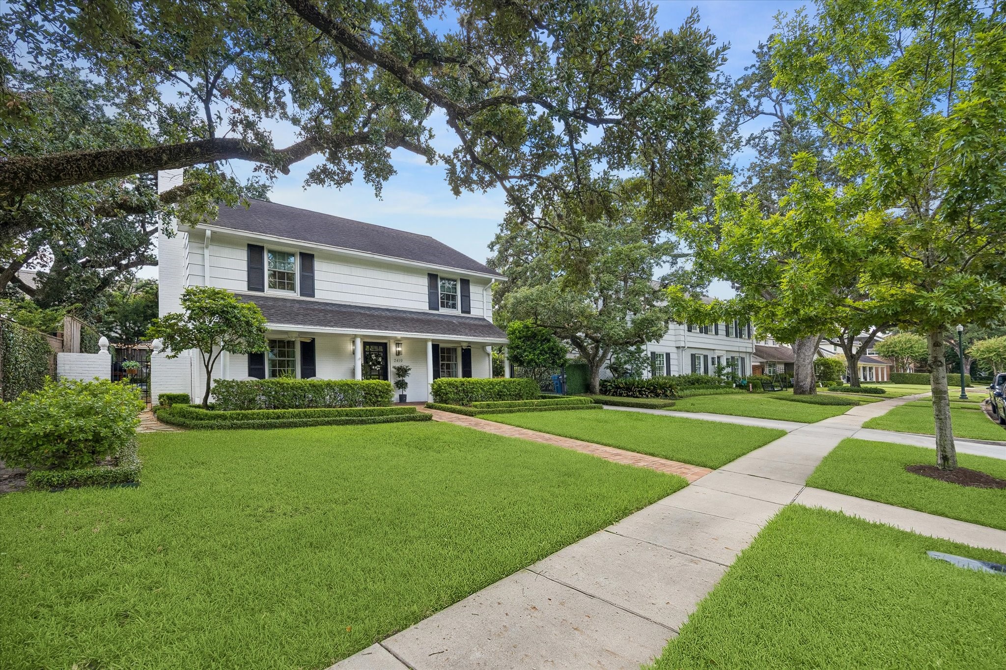2419 Avalon Place, Houston, TX 77019 2419 Avalon Place, Houston, TX 77019