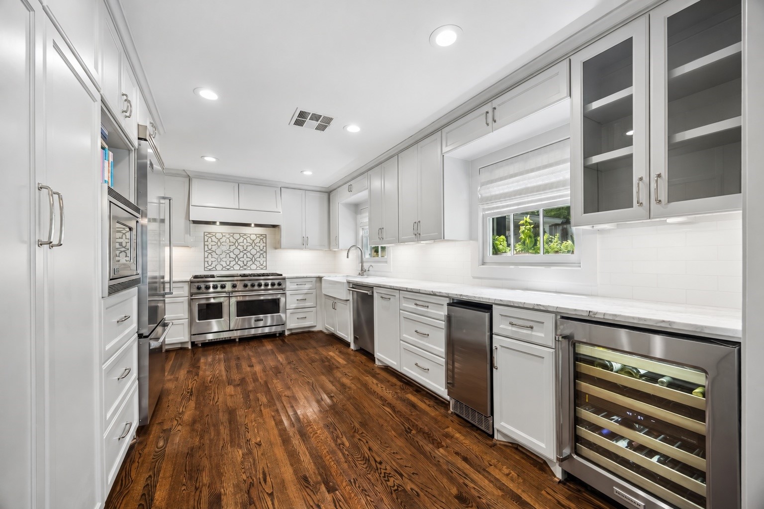 2419 Avalon Place, Houston, TX 77019