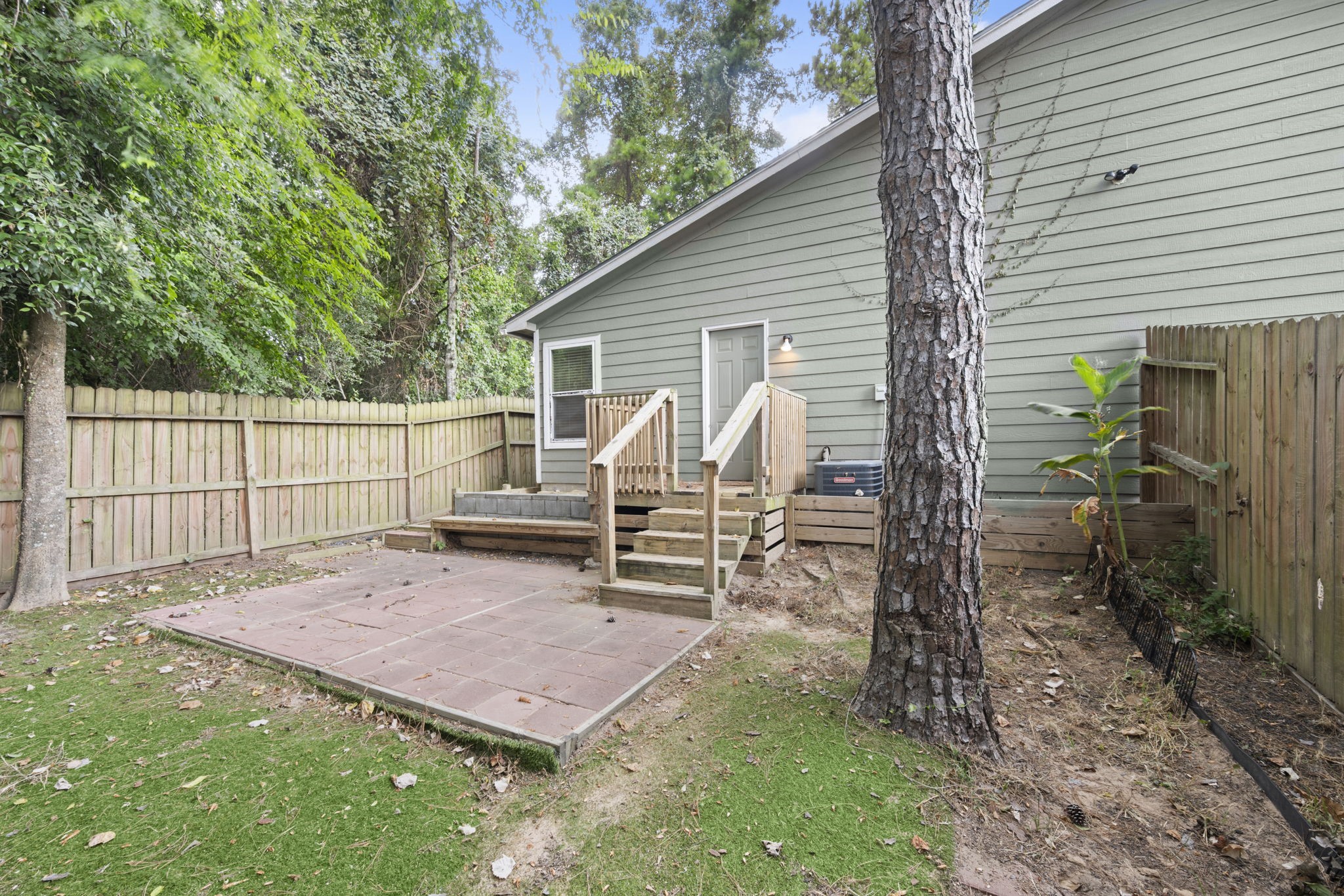16807 Crestmont, Montgomery, TX 77316
