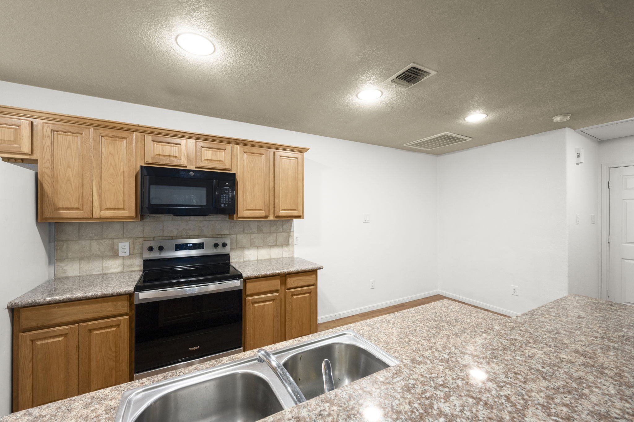 16807 Crestmont, Montgomery, TX 77316