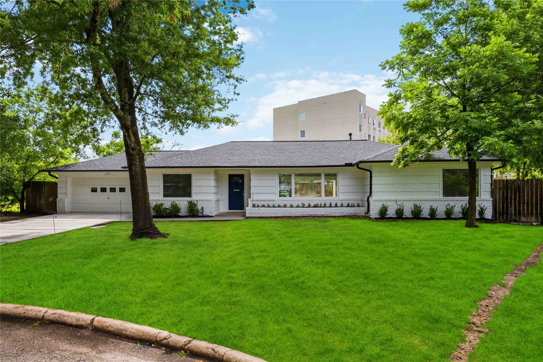 8419 Bluegate Court, Houston, TX 77025 8419 Bluegate Court, Houston, TX 77025