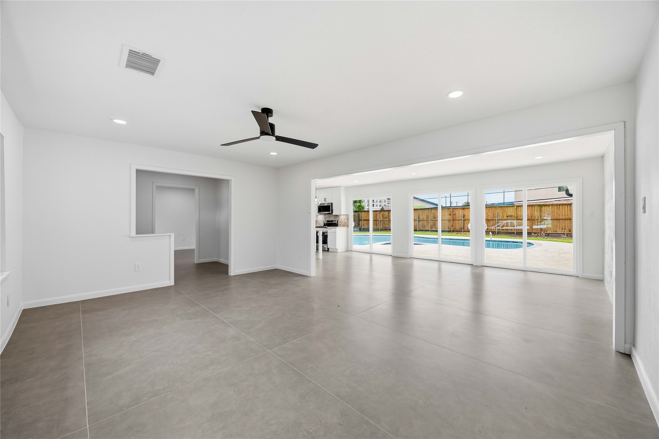 8419 Bluegate Court, Houston, TX 77025