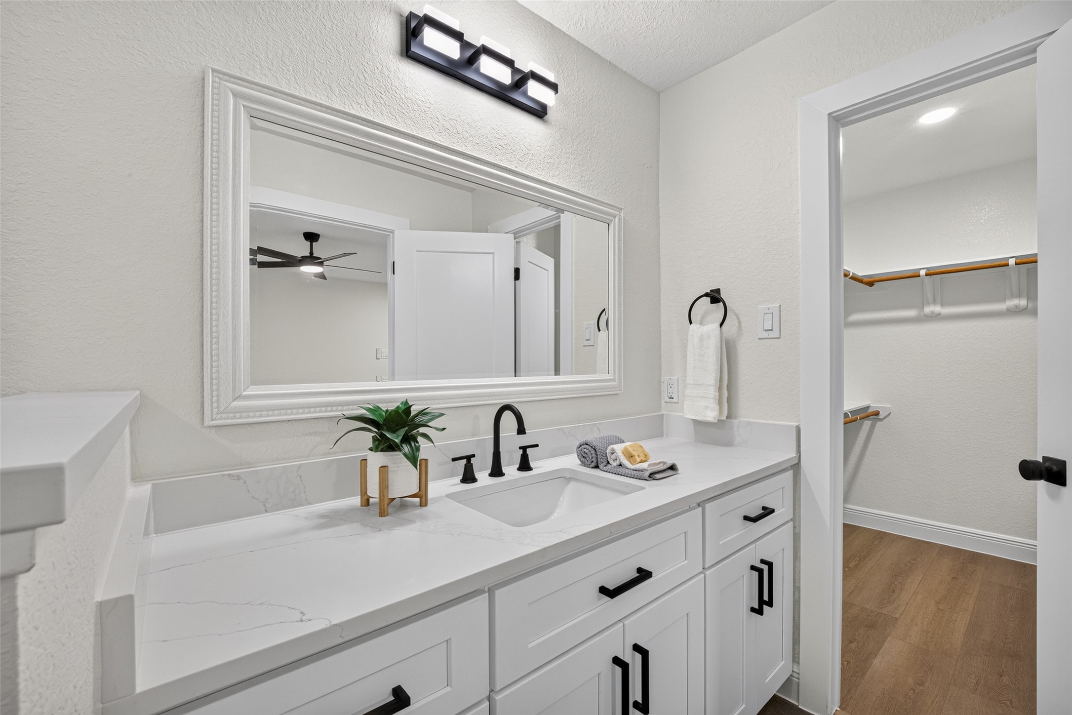 903 Chetwood Circle, League City, TX 77573