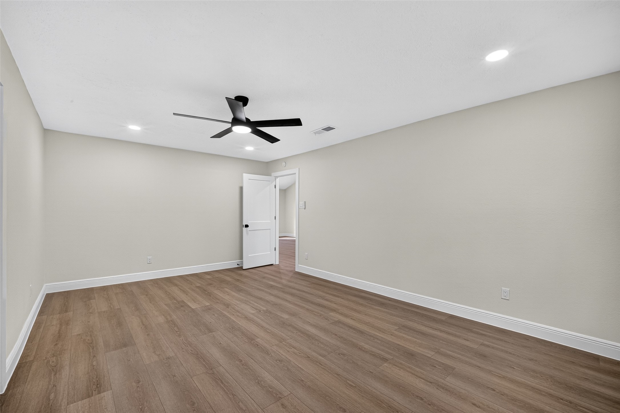 903 Chetwood Circle, League City, TX 77573