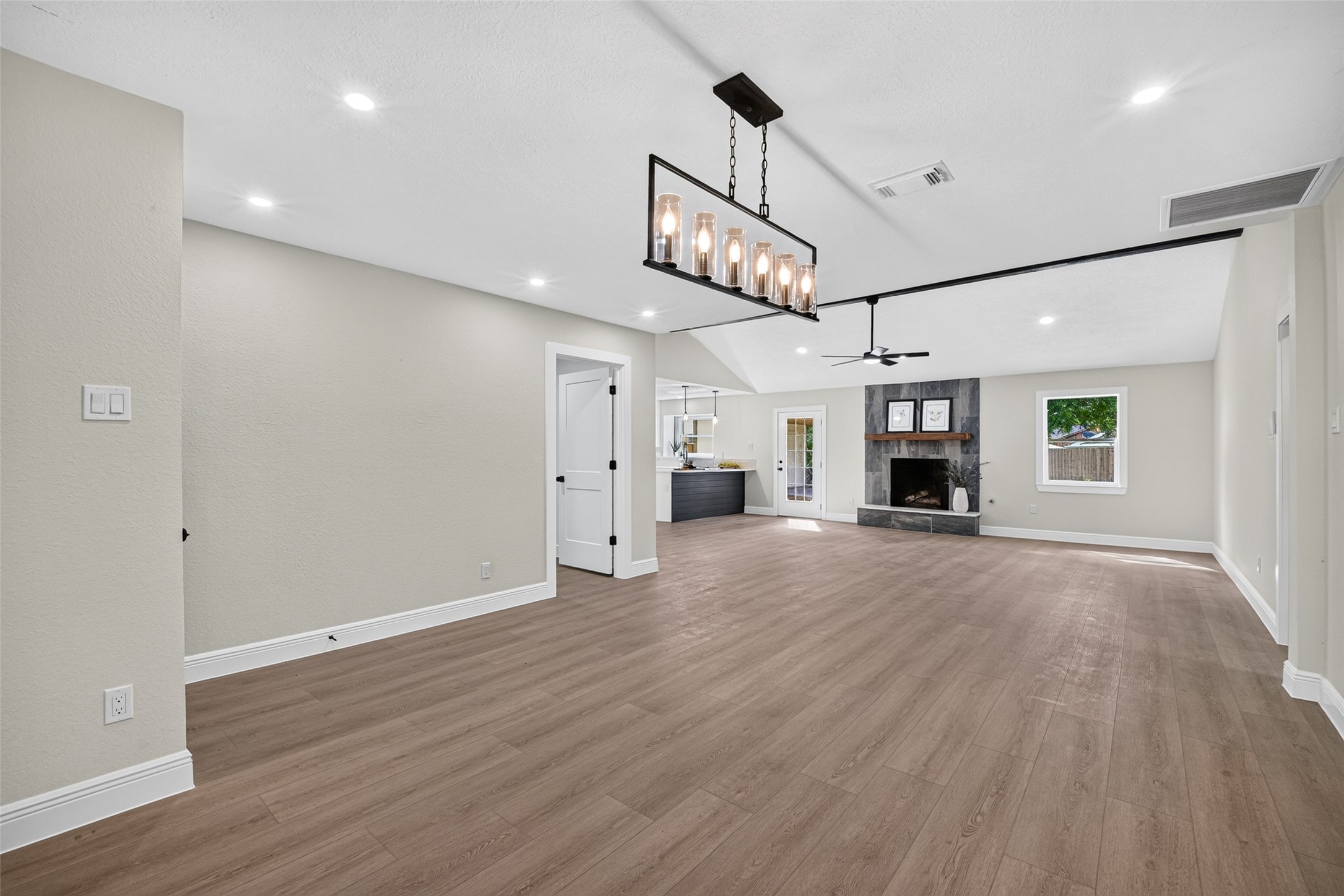 903 Chetwood Circle, League City, TX 77573