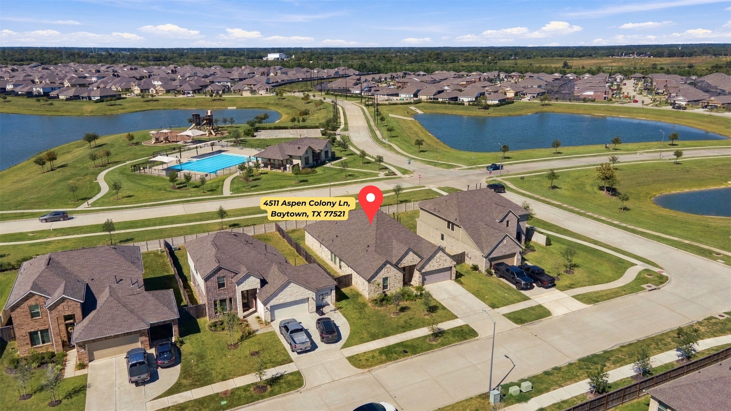 Clubhouse / HOA amenities right behind your home