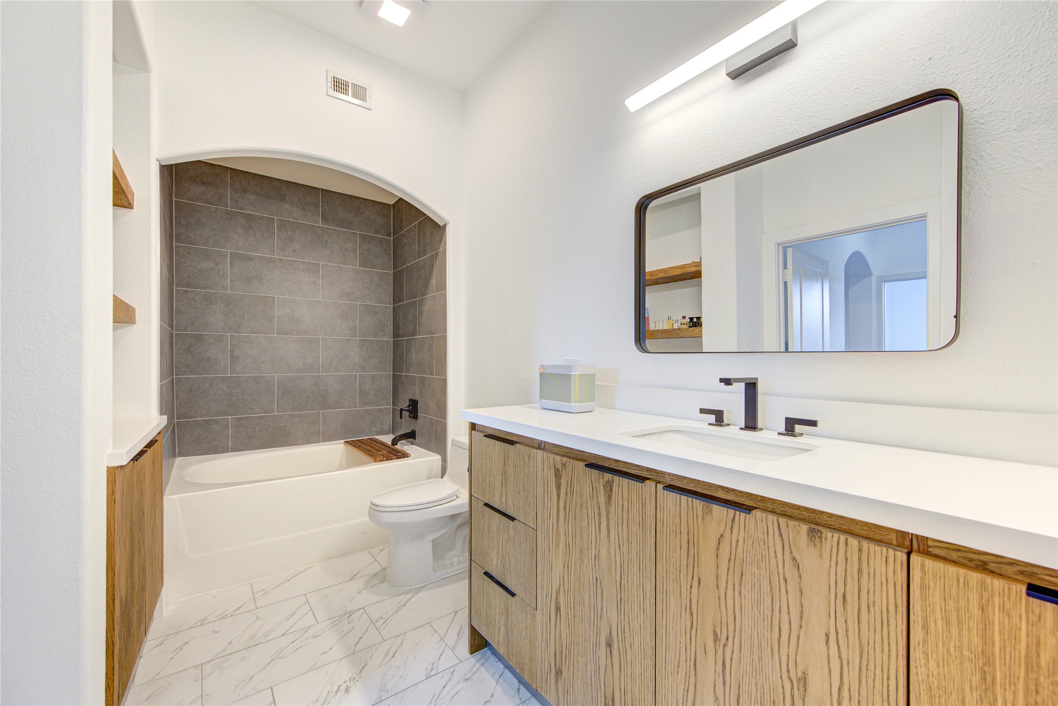 Bathroom shower and tub