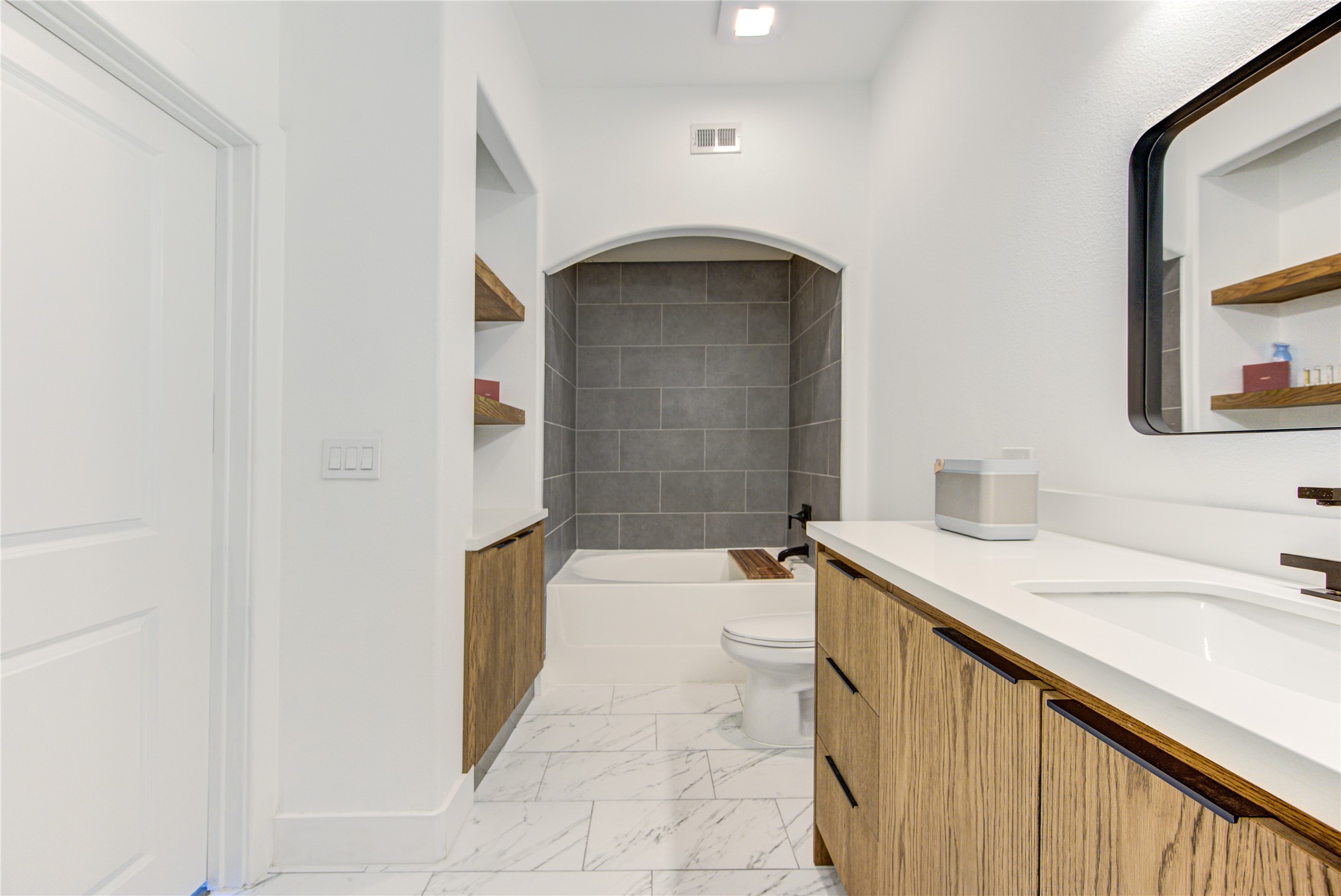 1901 Post Oak Boulevard, #3105, Houston, TX 77056