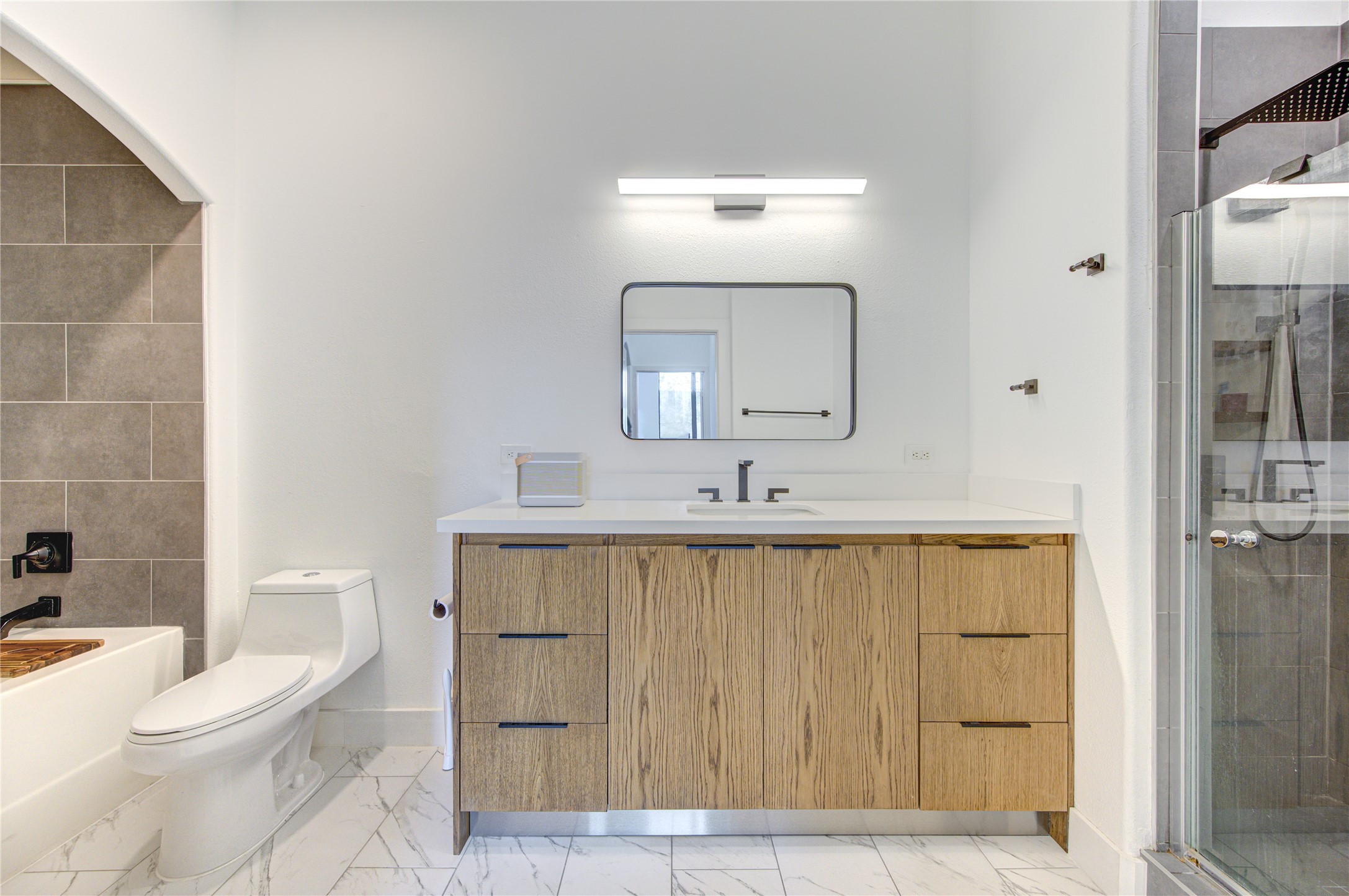 Bathroom shower and tub