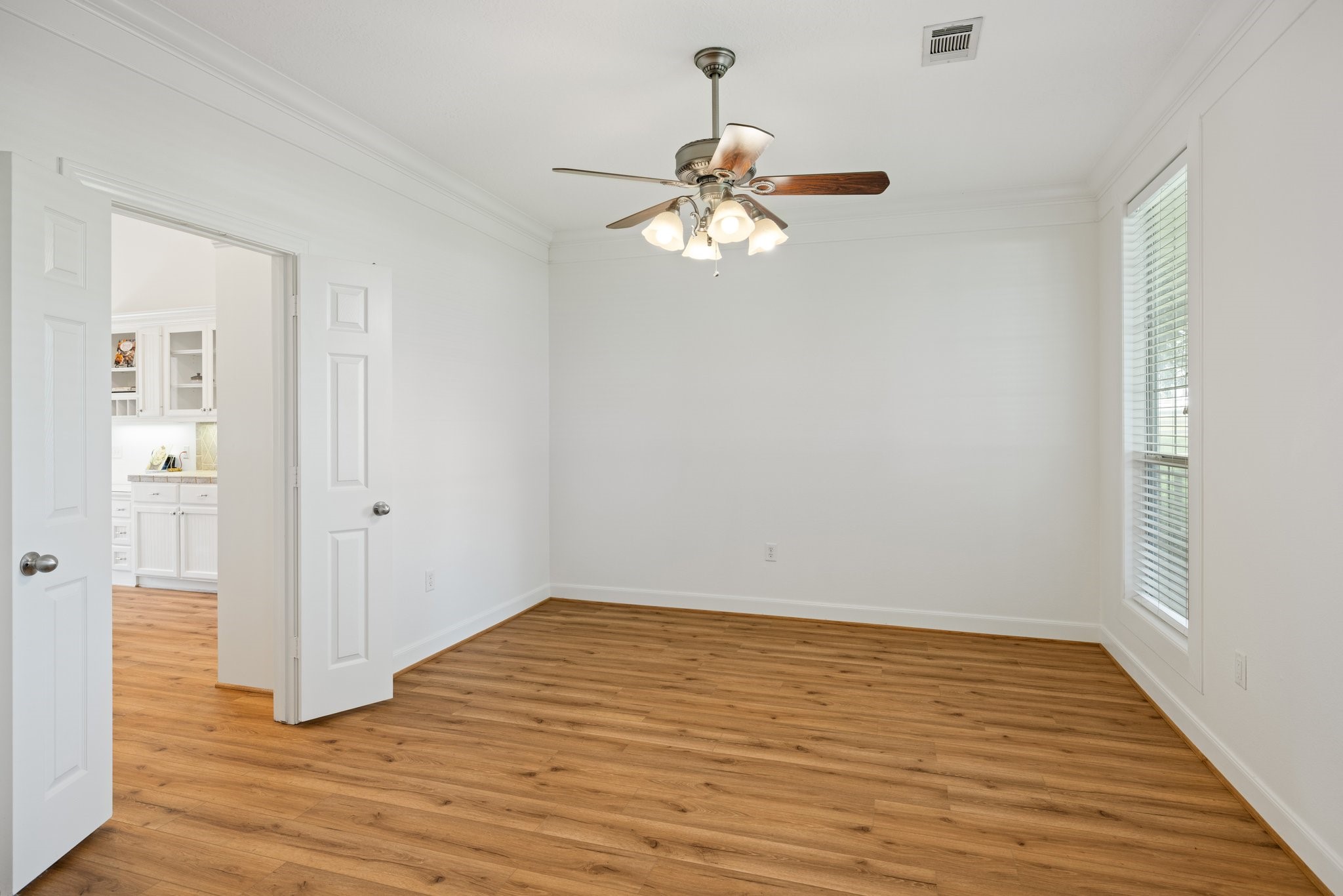 Elegant dining room next to the kitchenideal for hosting dinner parties. Elegant dining room next to the kitchenideal for hosting dinner parties.