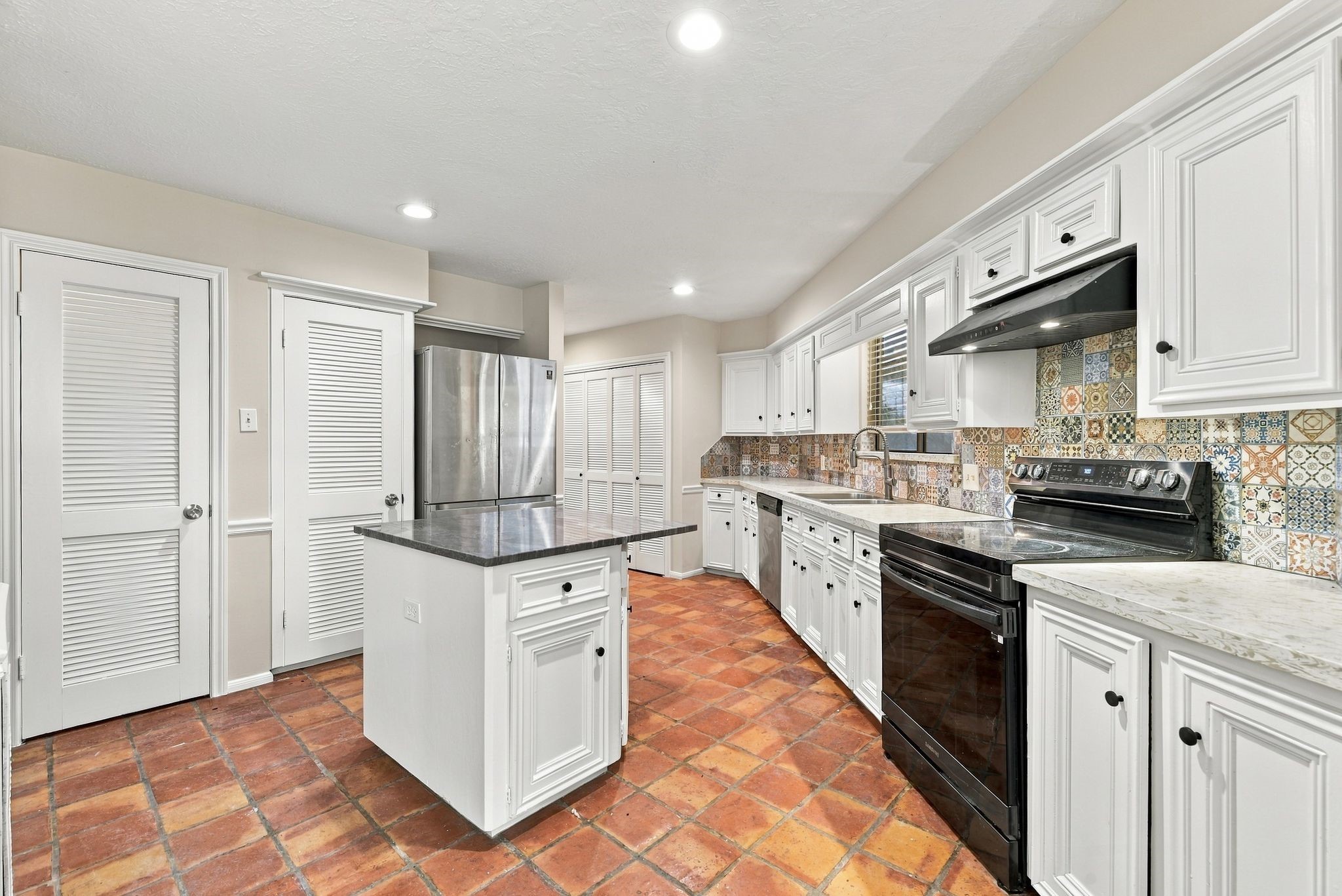 166 Old Bridge Lake, Houston, TX 77069