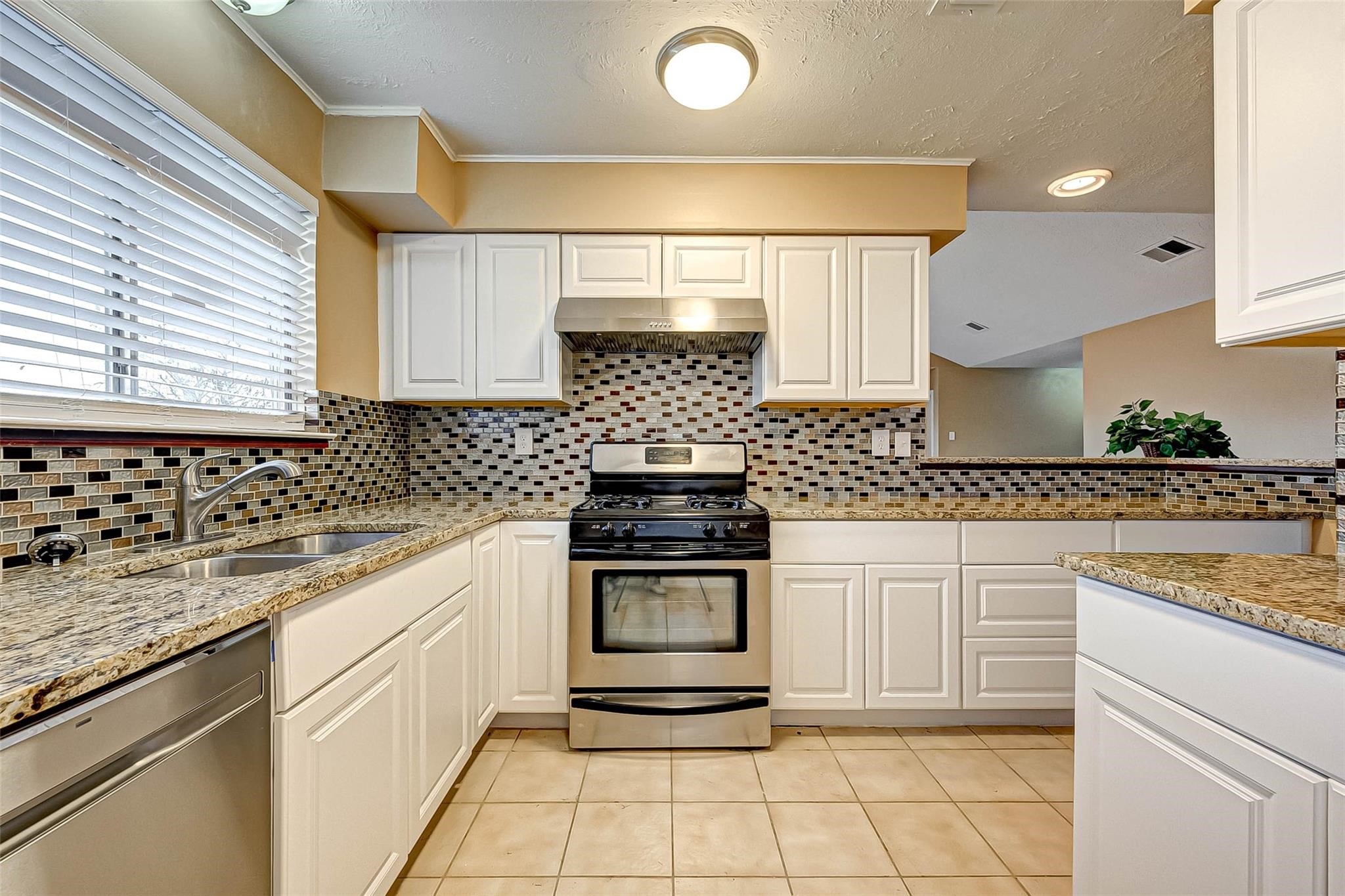 718 Beechbend Drive, Missouri City, TX 77489