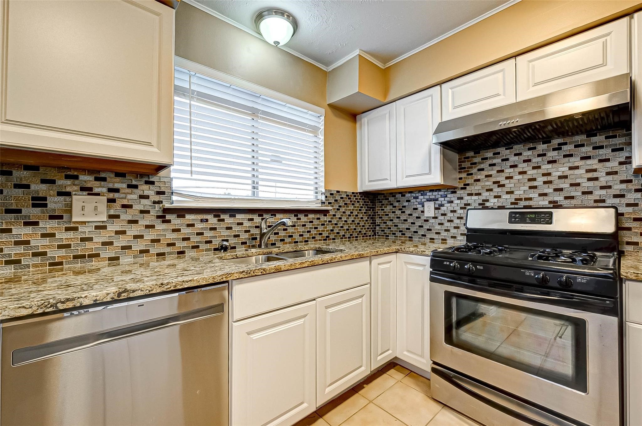 718 Beechbend Drive, Missouri City, TX 77489