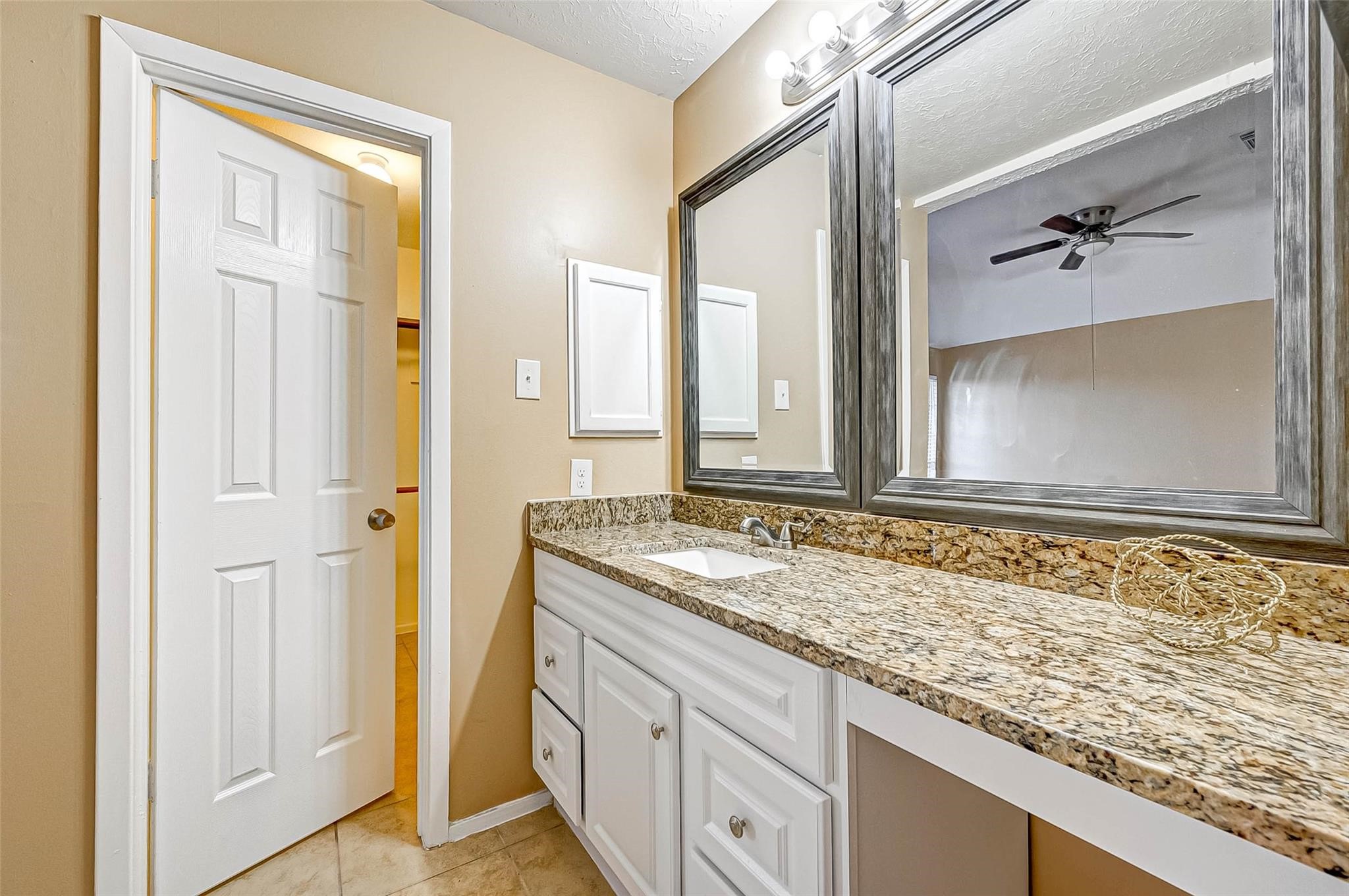 718 Beechbend Drive, Missouri City, TX 77489
