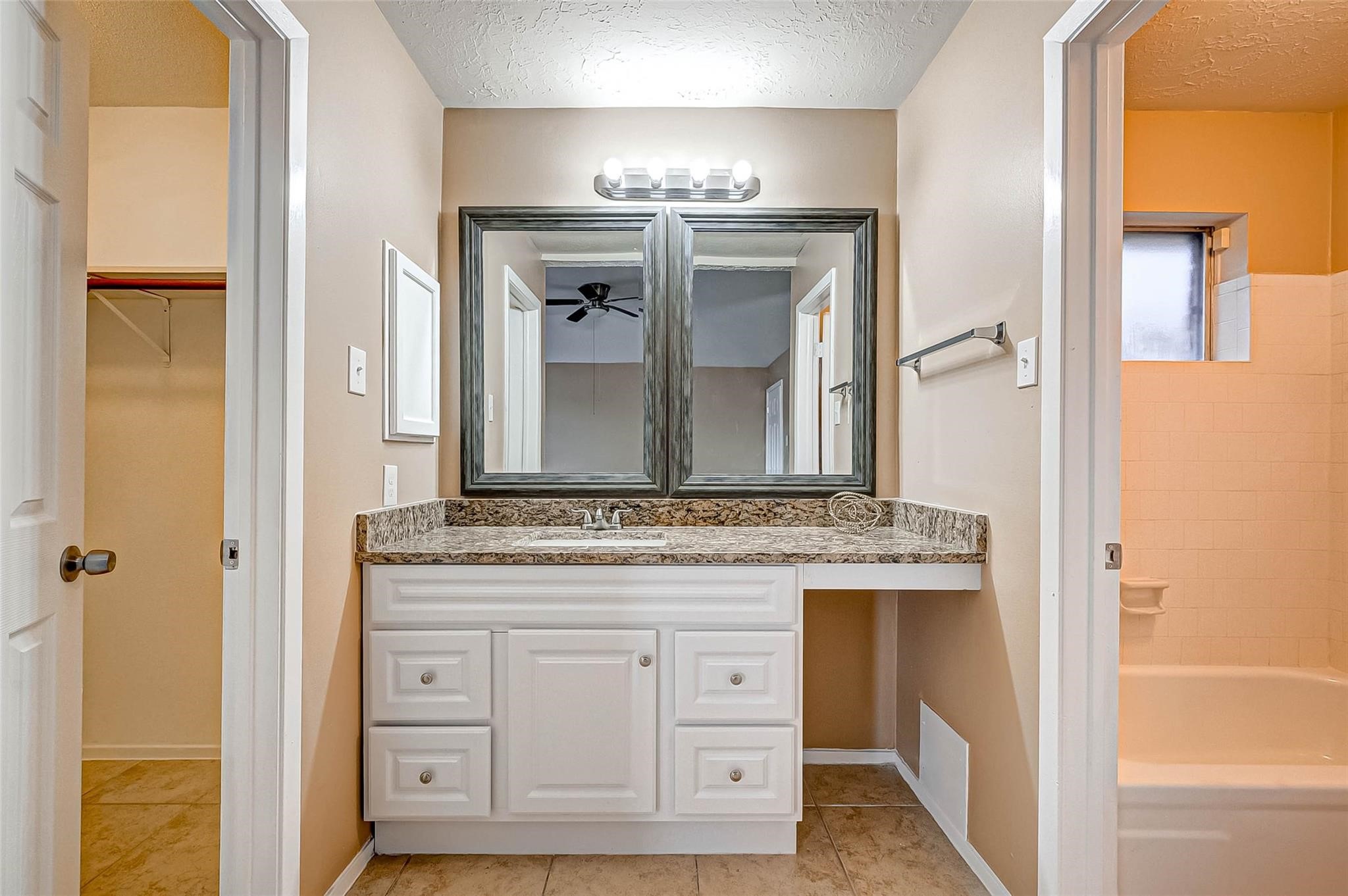 718 Beechbend Drive, Missouri City, TX 77489