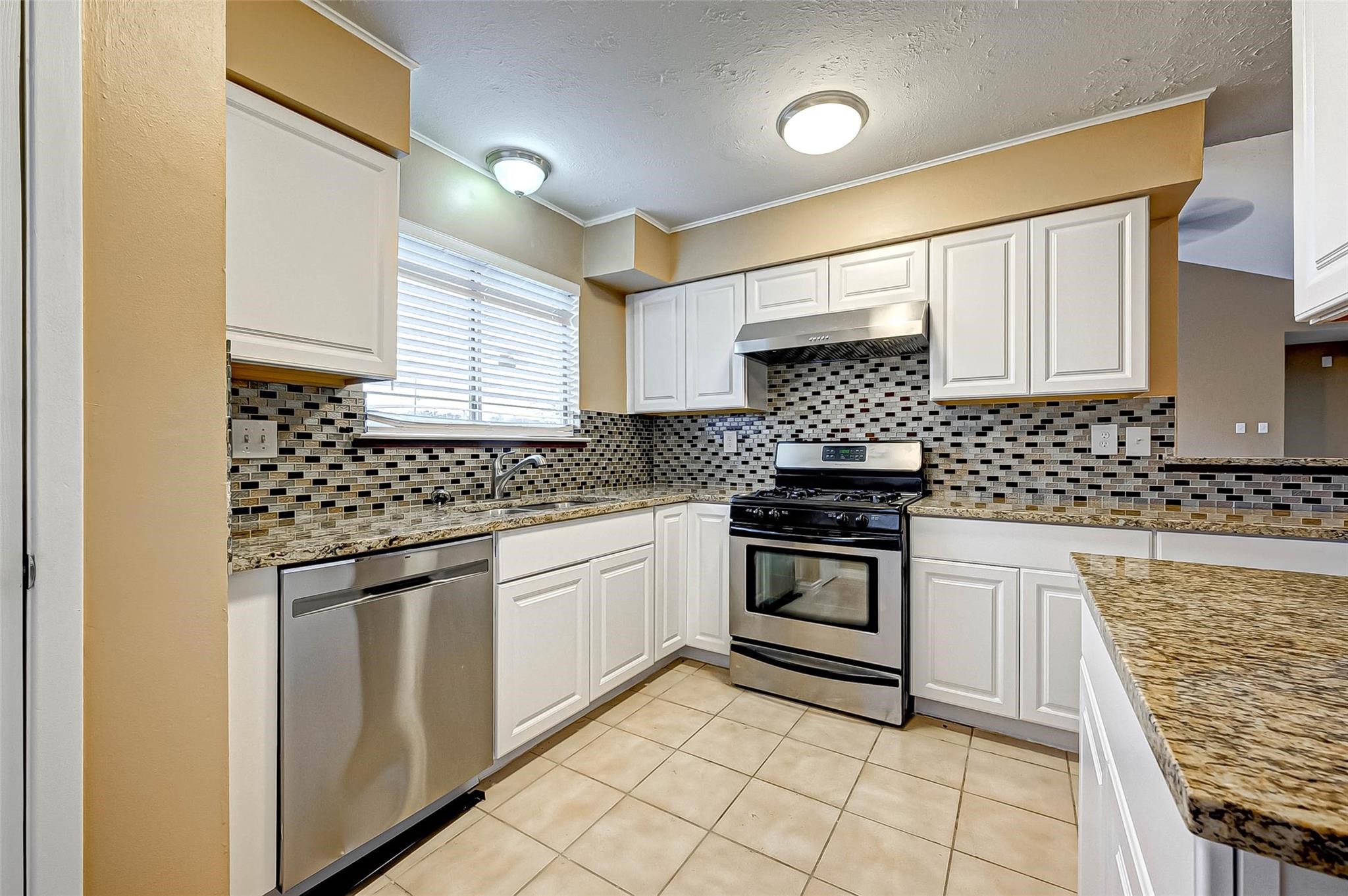 718 Beechbend Drive, Missouri City, TX 77489
