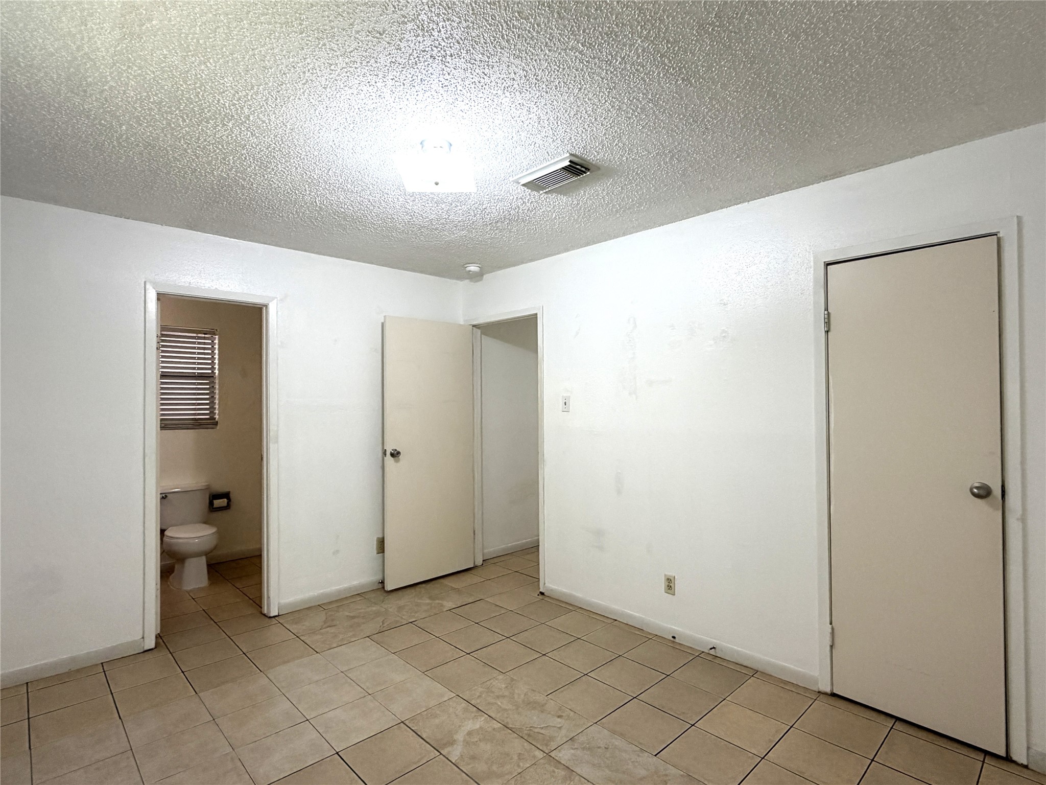 8842 Barton Street, Houston, TX 77075