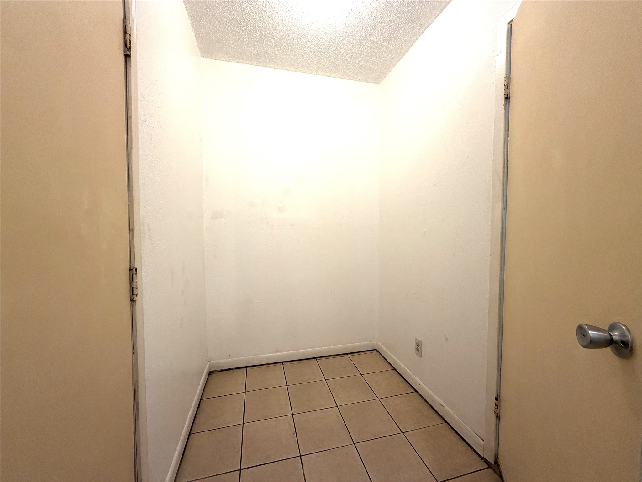 8842 Barton Street, Houston, TX 77075