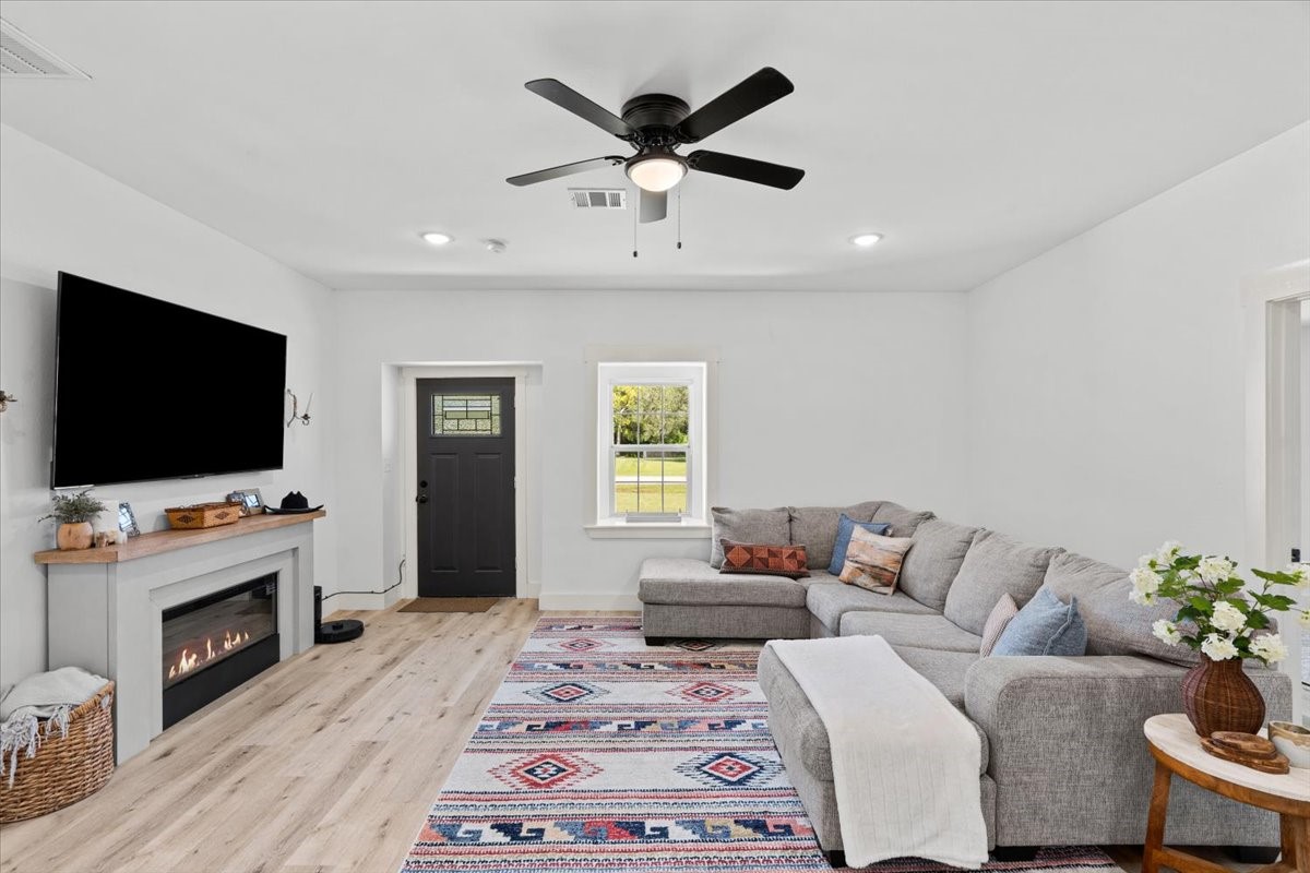 13509 S Bellaire Street, Santa Fe, TX 77510