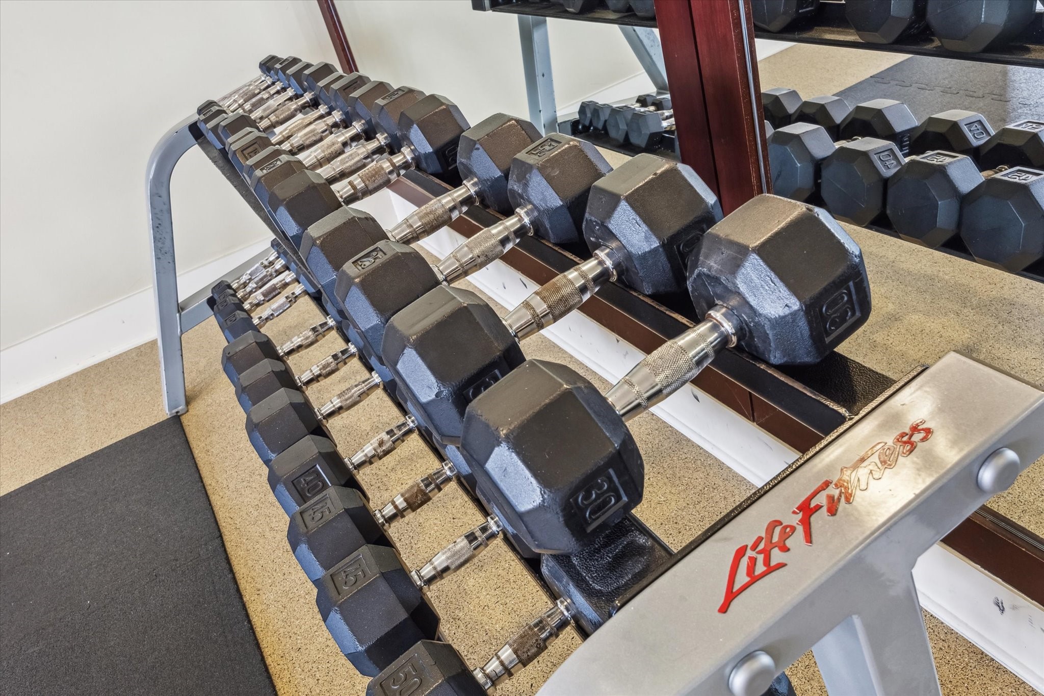 A full range of free weights makes it easy to maintain your strength routine on your own schedule