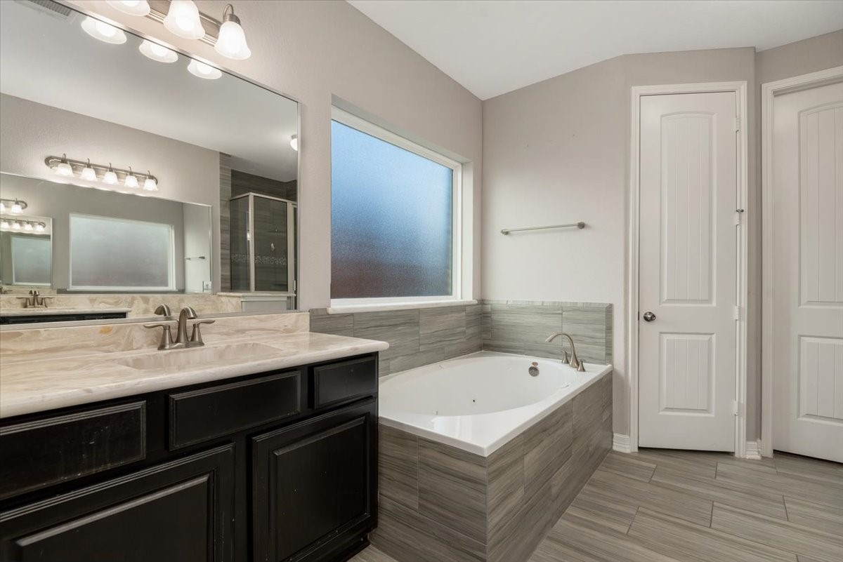 32019 Casa Linda Drive, Hockley, TX 77447