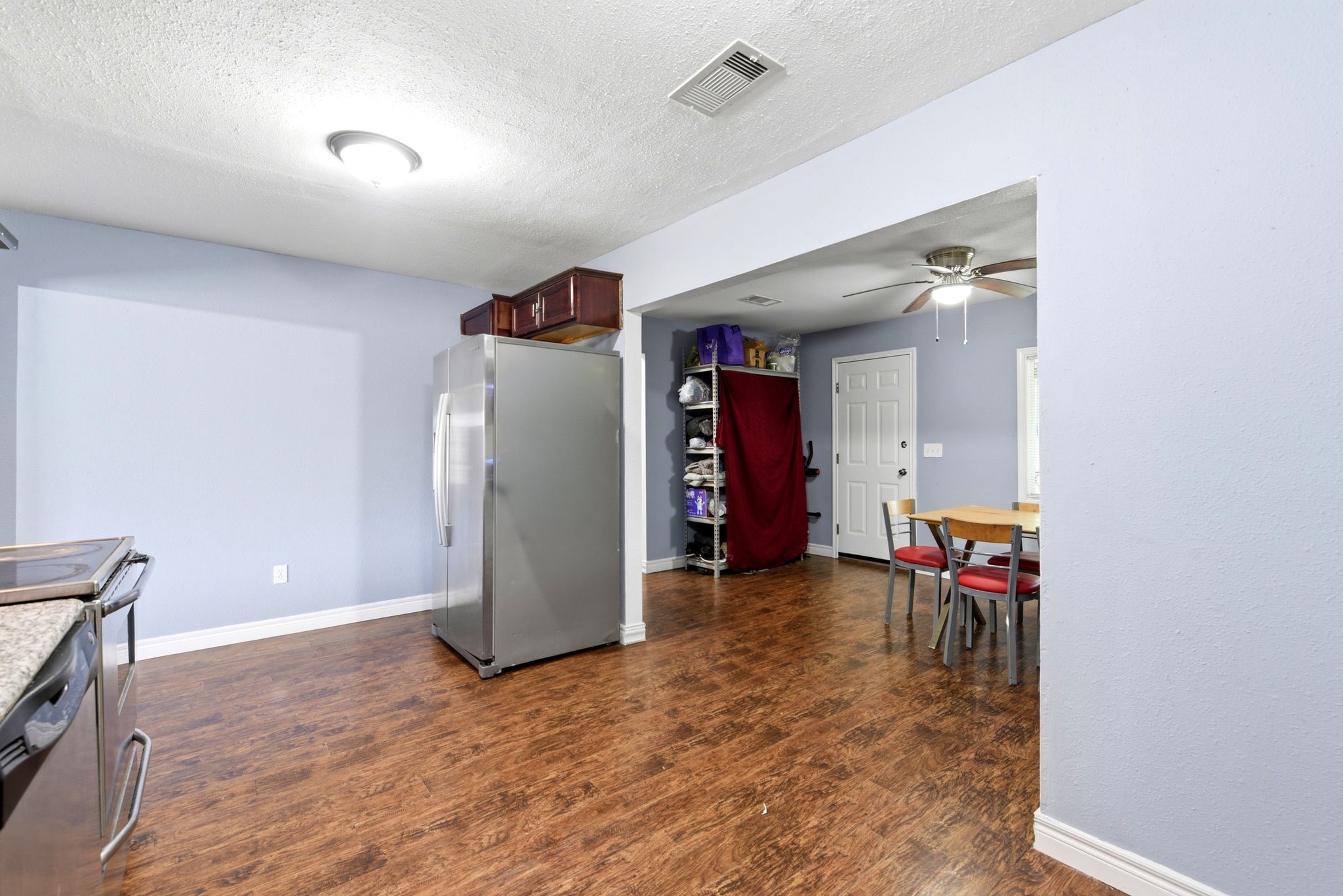3910 DICKINSON Avenue, Dickinson, TX 77539