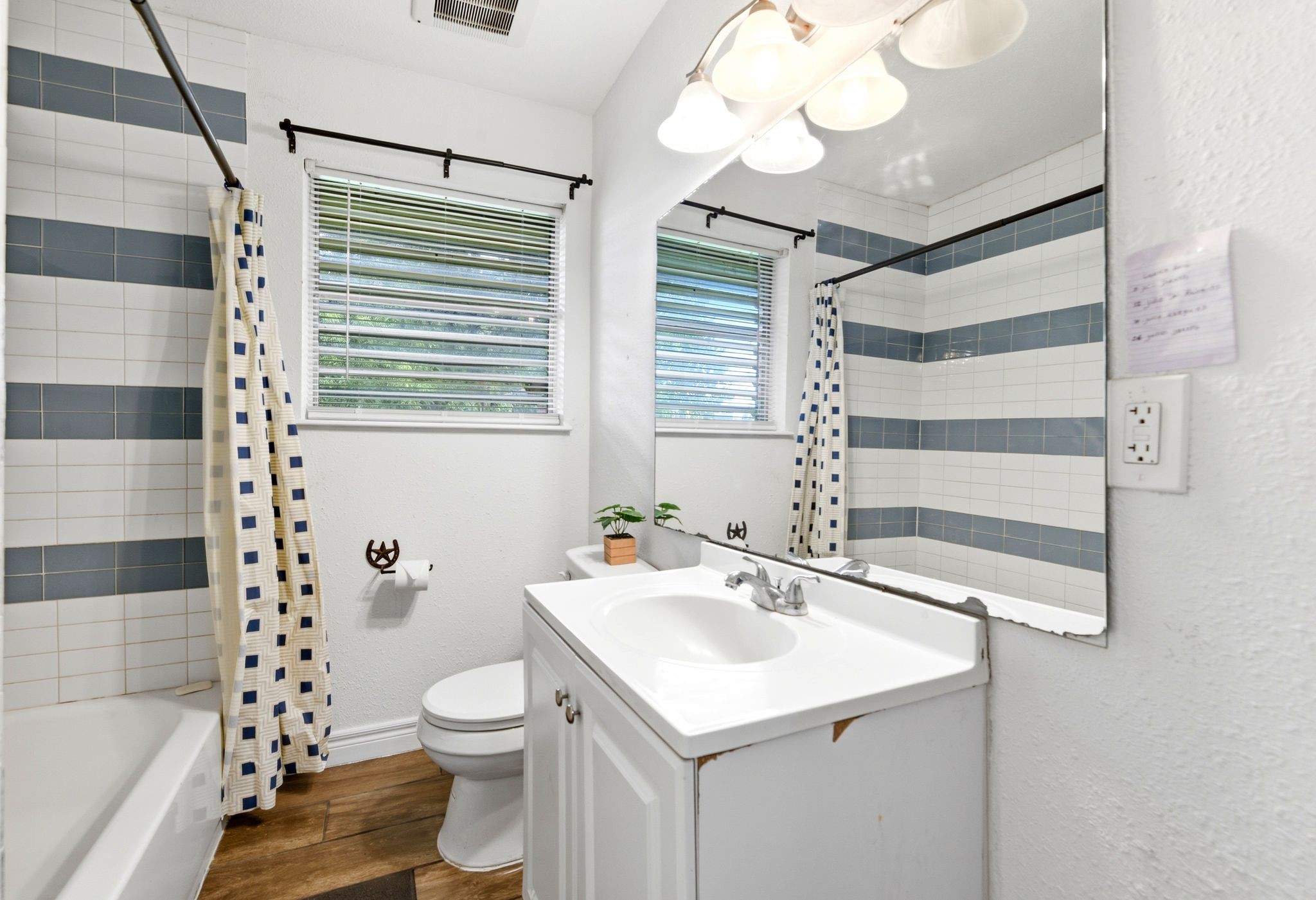 3910 DICKINSON Avenue, Dickinson, TX 77539
