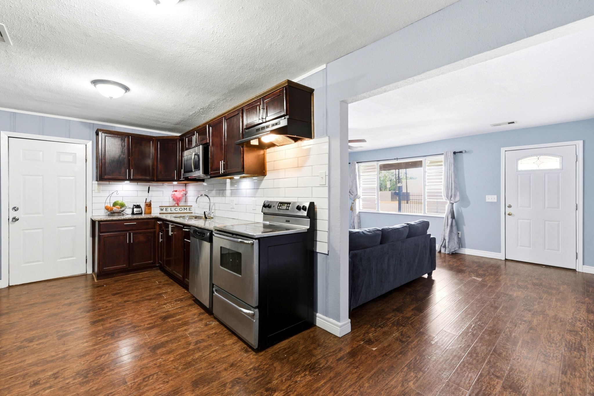 3910 DICKINSON Avenue, Dickinson, TX 77539
