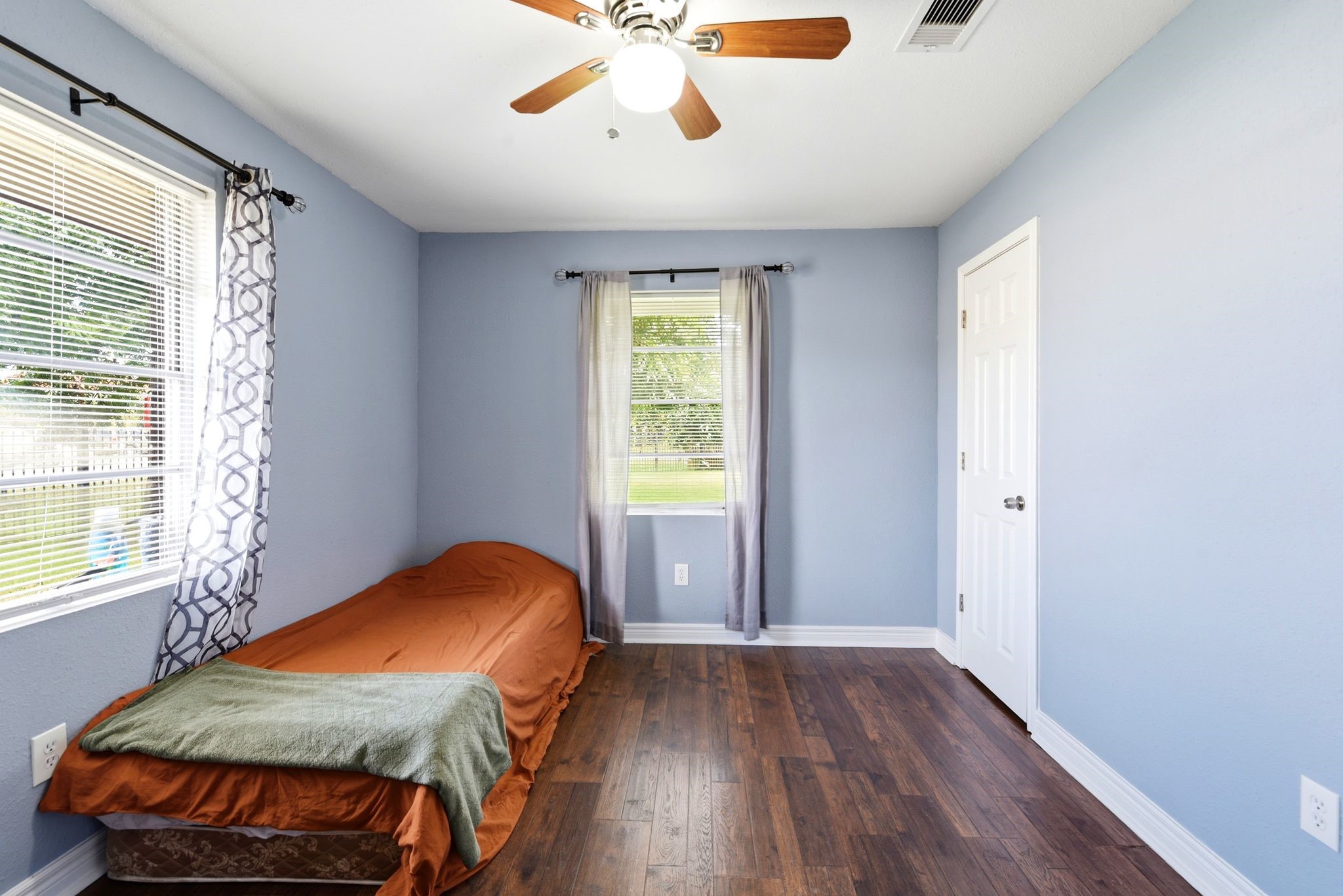 3910 DICKINSON Avenue, Dickinson, TX 77539