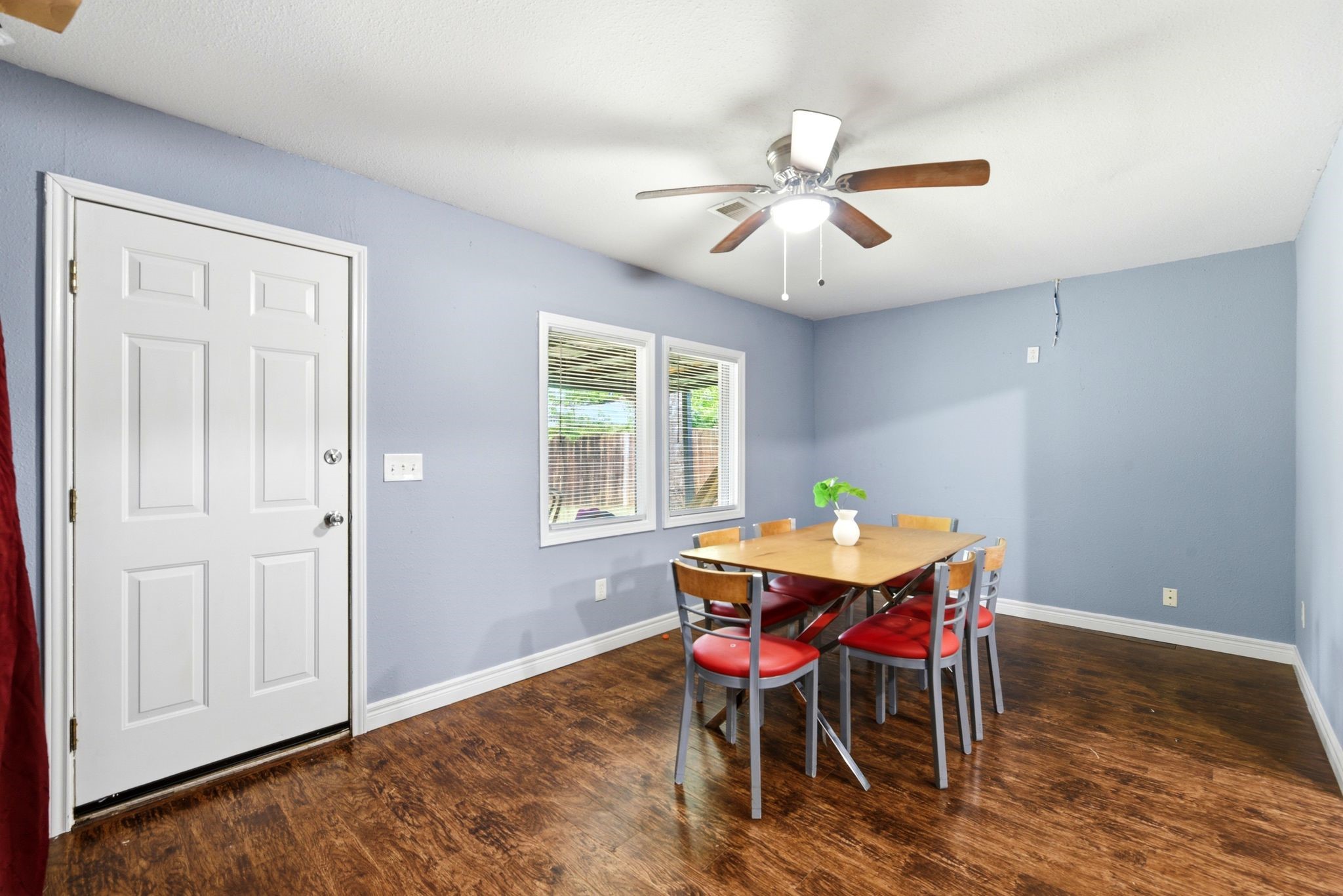 3910 DICKINSON Avenue, Dickinson, TX 77539