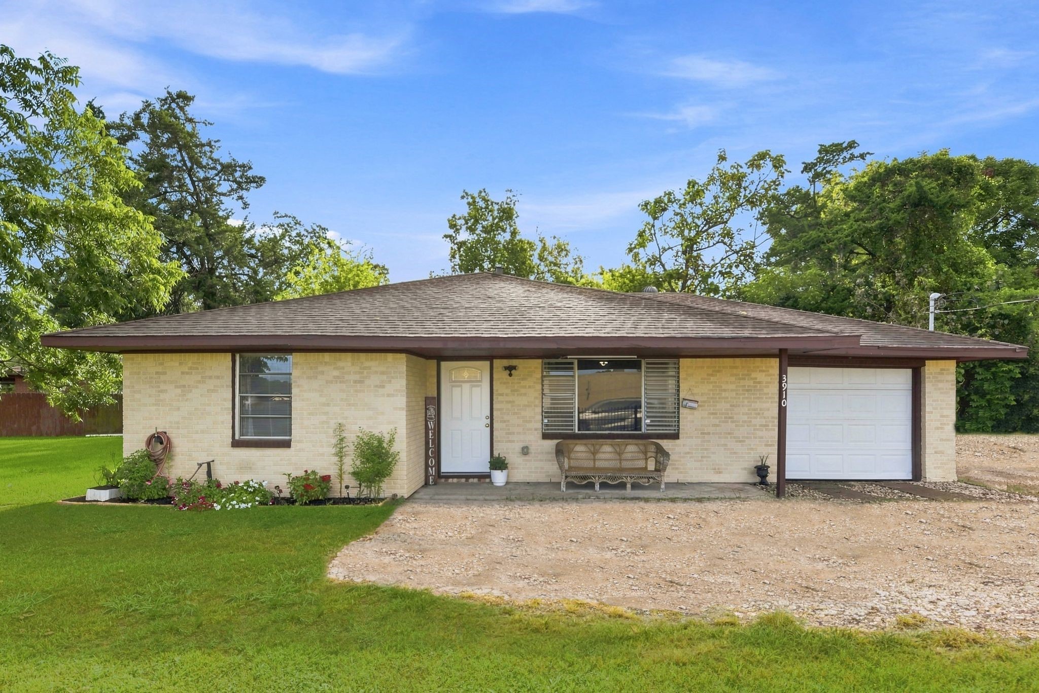 3910 DICKINSON Avenue, Dickinson, TX 77539 3910 DICKINSON Avenue, Dickinson, TX 77539