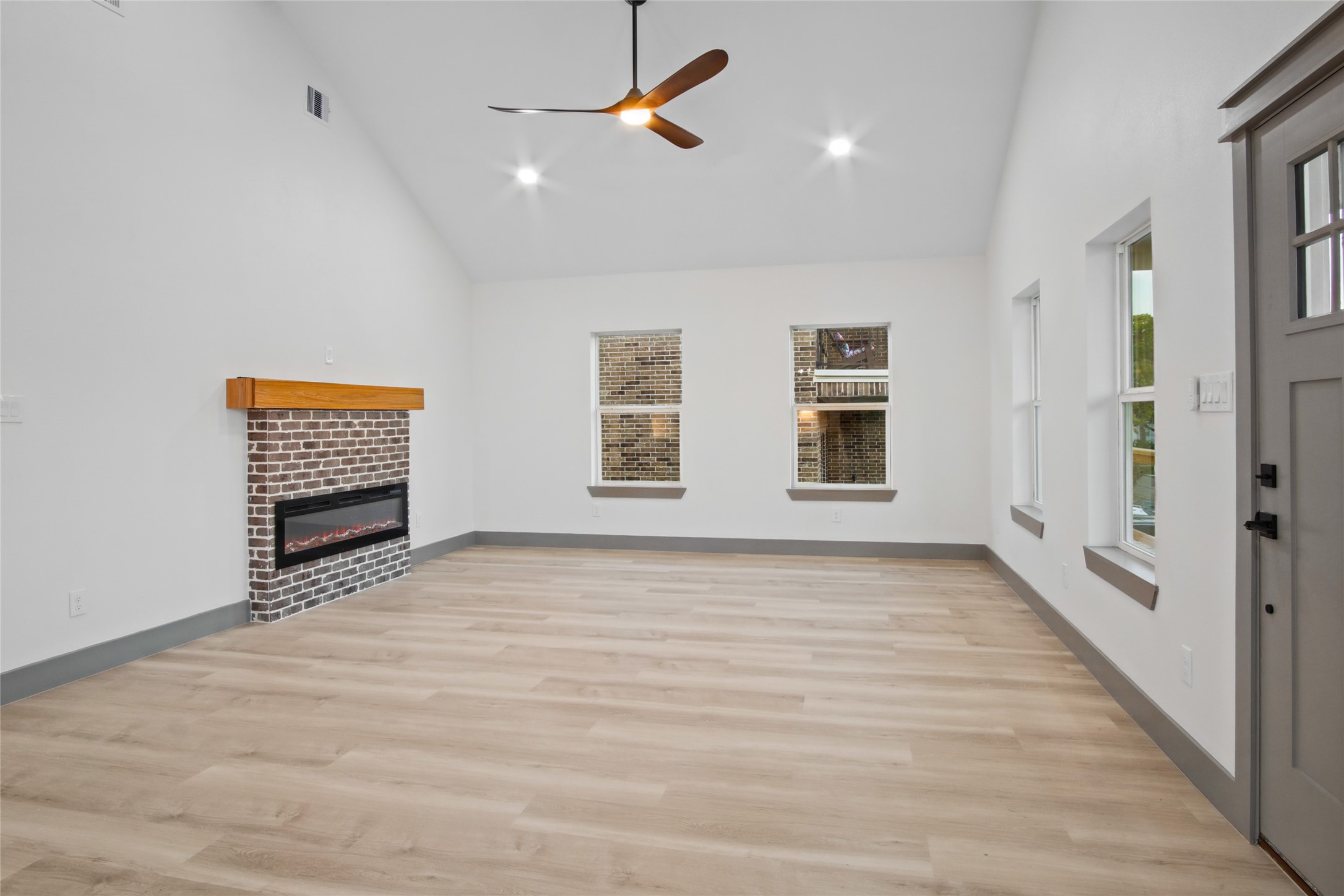 406 West Drive, Kemah, TX 77565 406 West Drive, Kemah, TX 77565