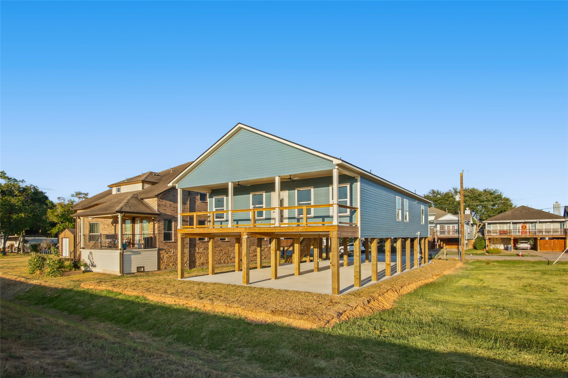 406 West Drive, Kemah, TX 77565