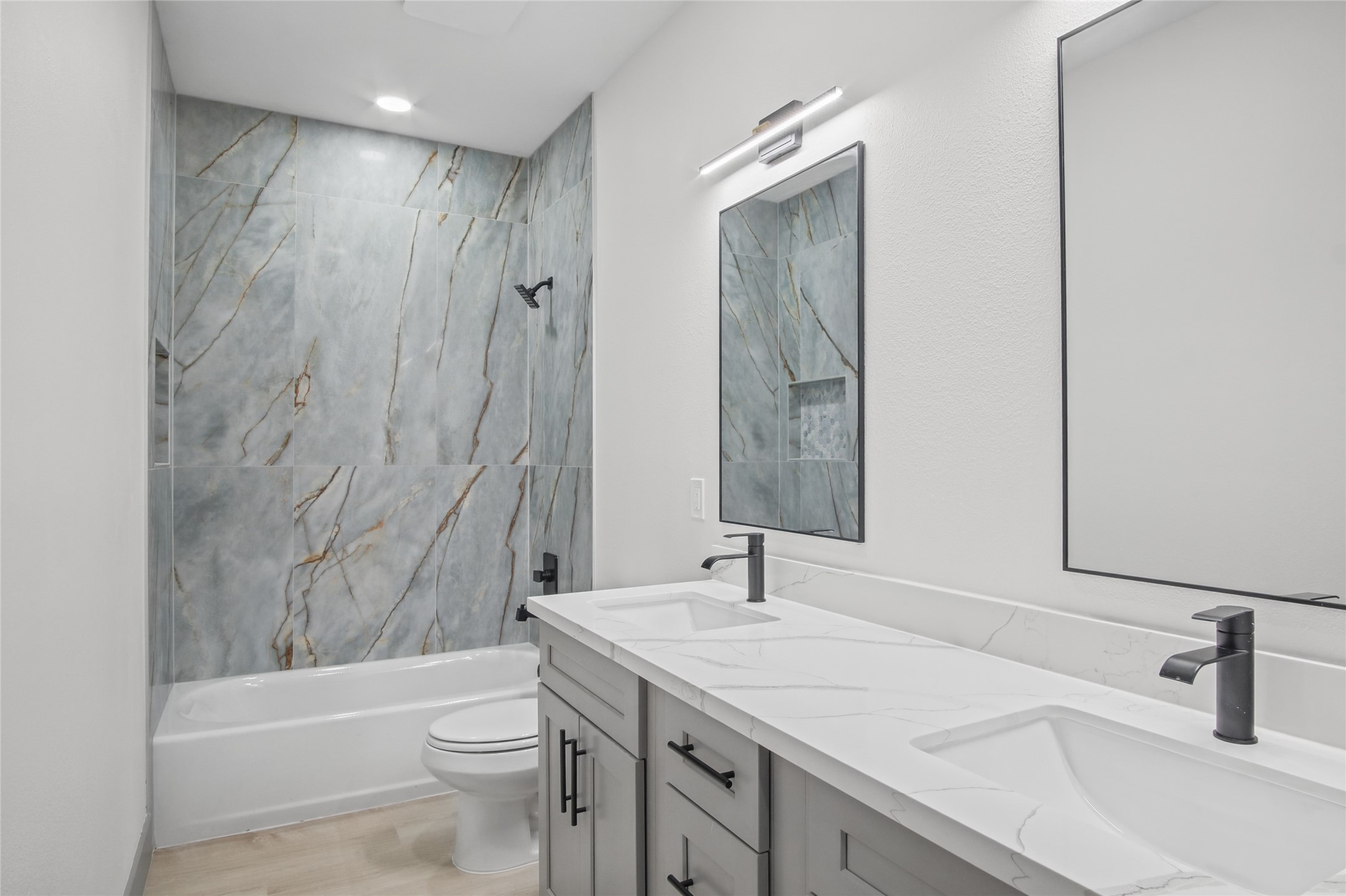 406 West Drive, Kemah, TX 77565