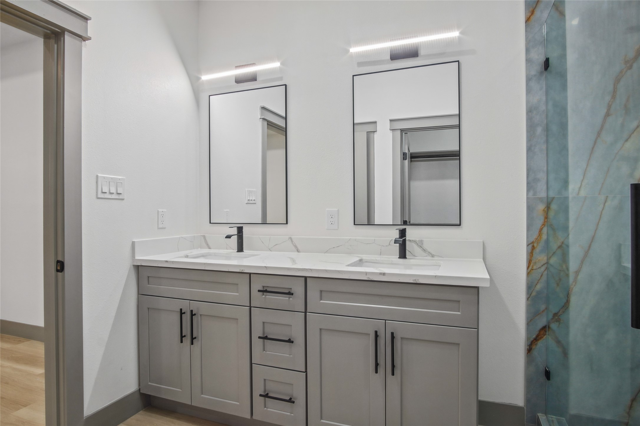 406 West Drive, Kemah, TX 77565