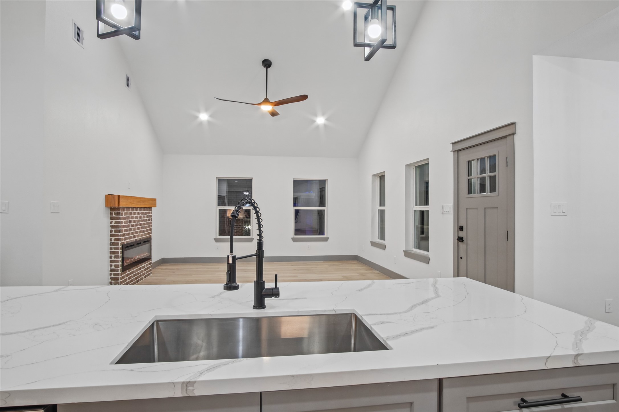406 West Drive, Kemah, TX 77565