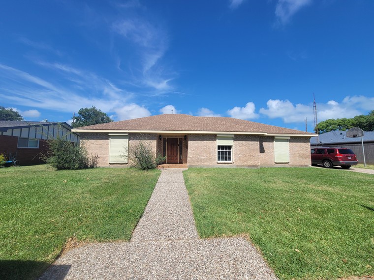 2626 Beluche Drive, Galveston, TX 77551 2626 Beluche Drive, Galveston, TX 77551