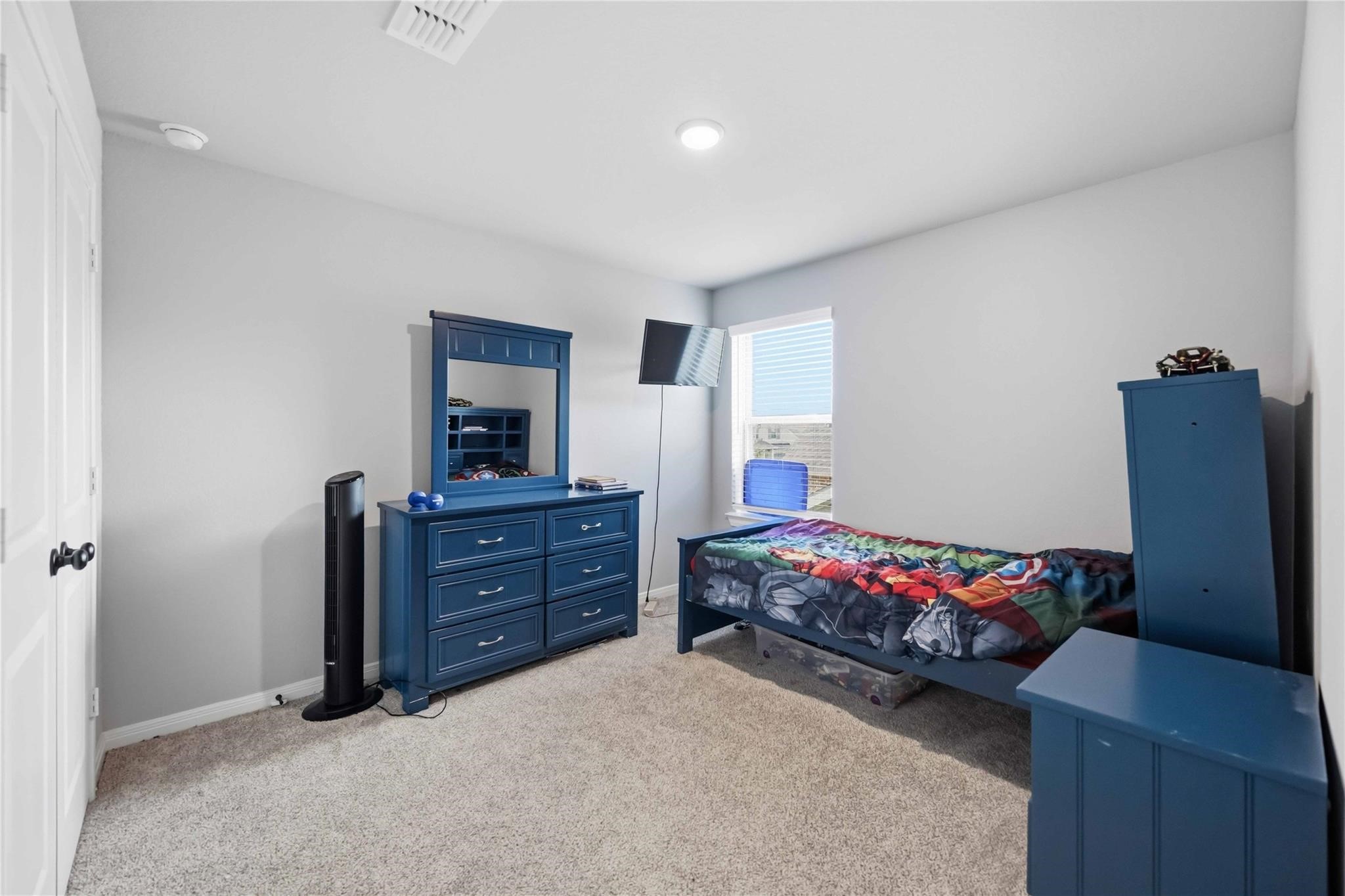Secondary bedroom