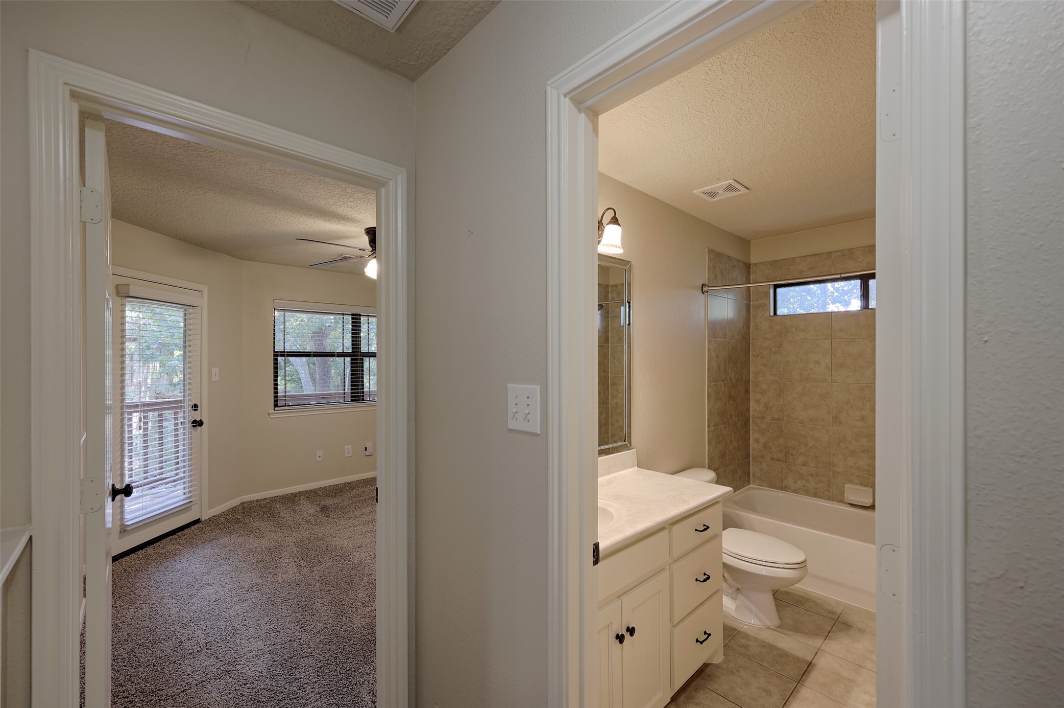 1909 Tickner Street, Conroe, TX 77301