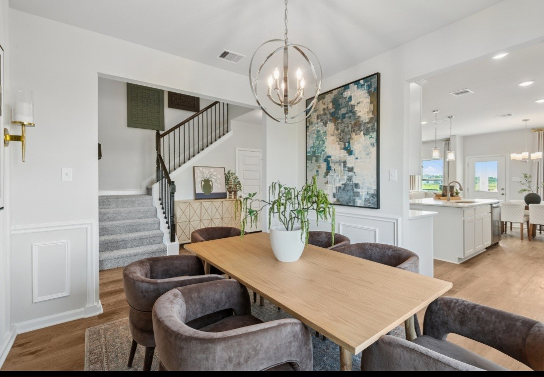 This image of the formal dining is staged to be used for illustration purposes only.