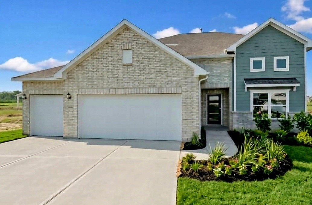 This home was the model home with all the upgrades..take a look inside! This home was the model home with all the upgrades..take a look inside!