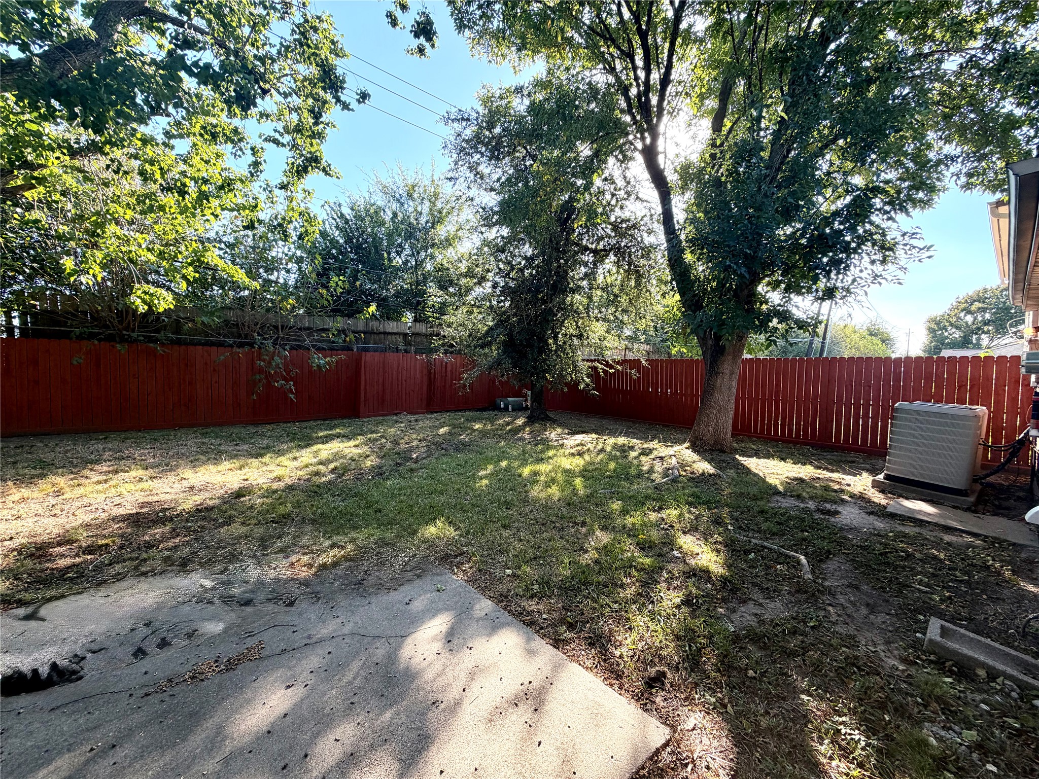 3825 Redbud Drive, La Porte, TX 77571
