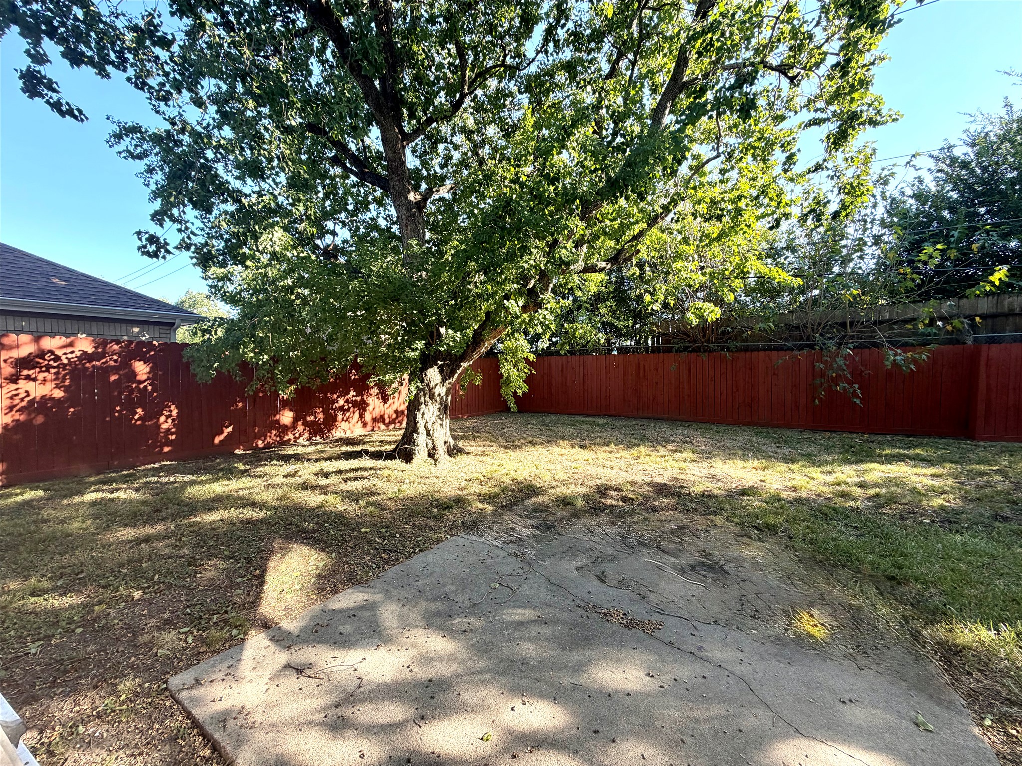 3825 Redbud Drive, La Porte, TX 77571