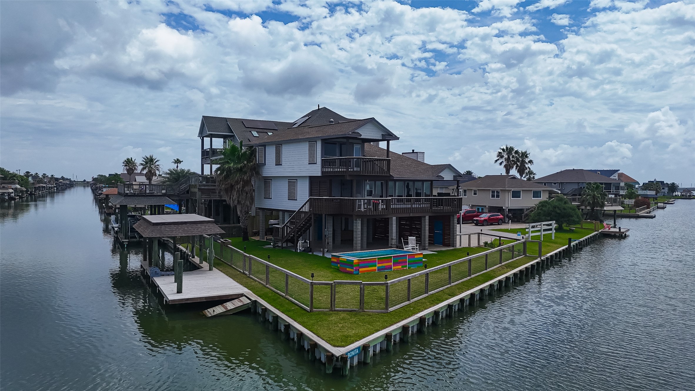 925 Bonita Street, Bayou Vista, TX 77563