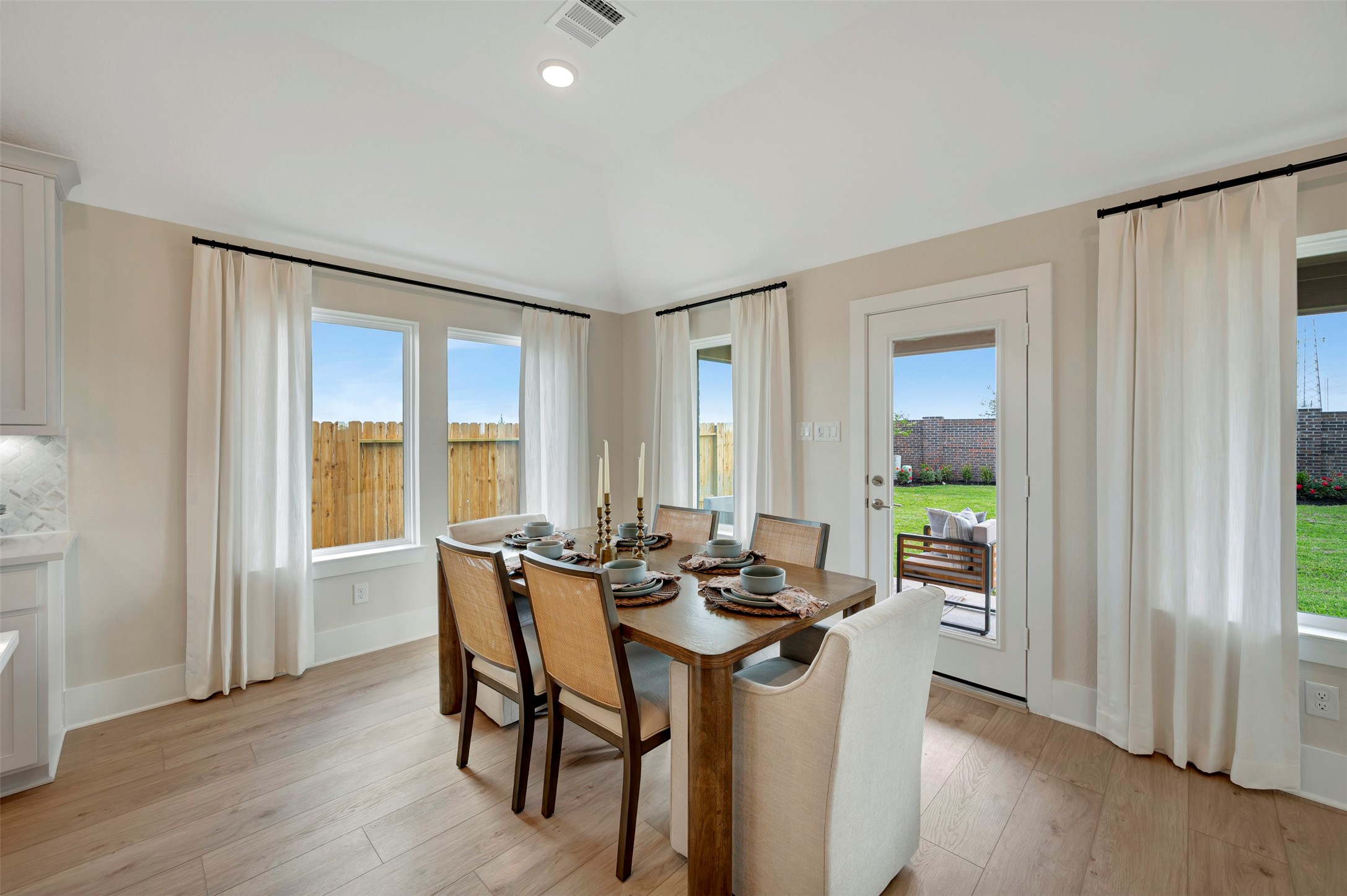 13915 Hillier Run Drive, Santa Fe, TX 77510 13915 Hillier Run Drive, Santa Fe, TX 77510